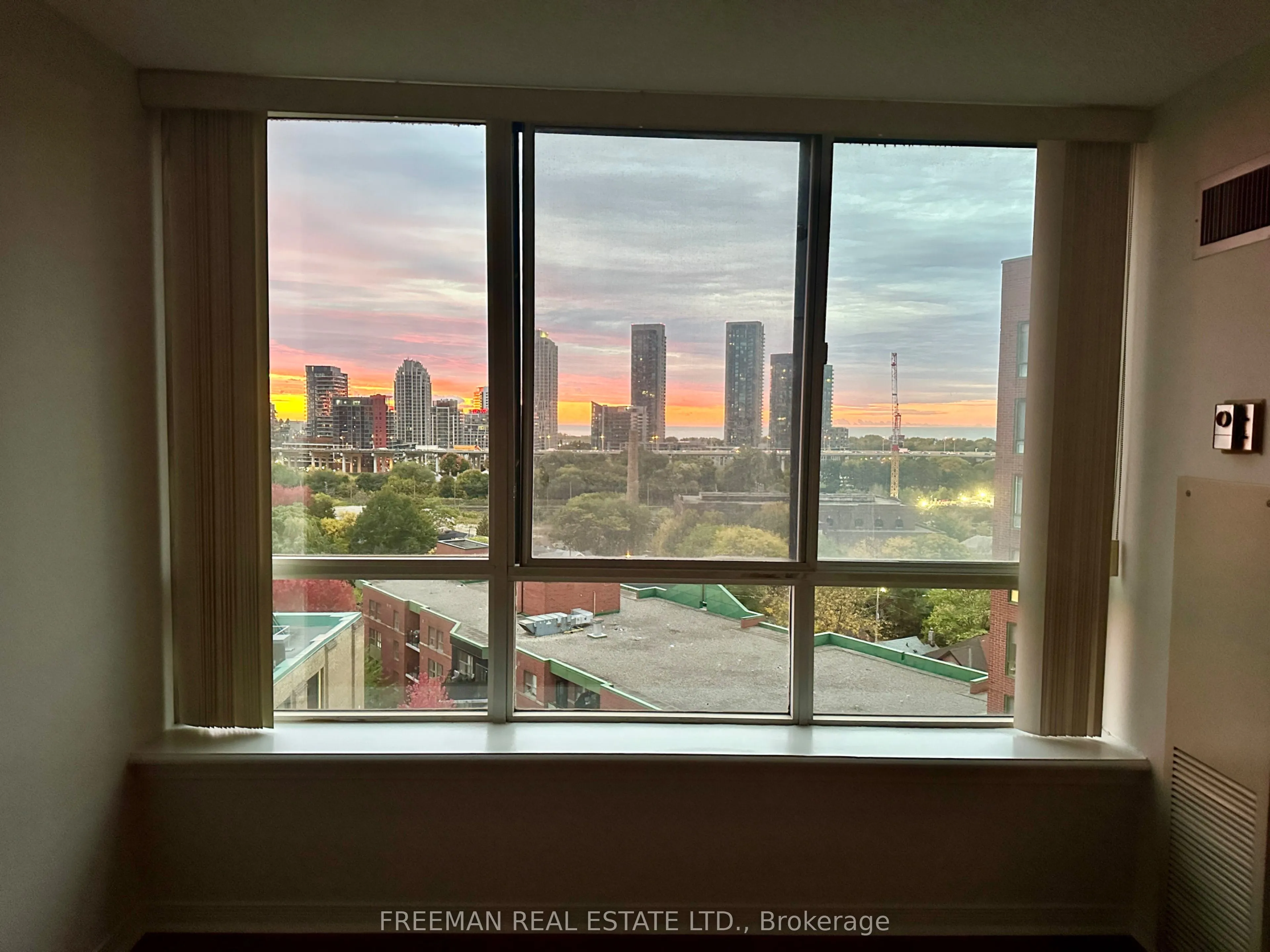 801 King Street W, #1124