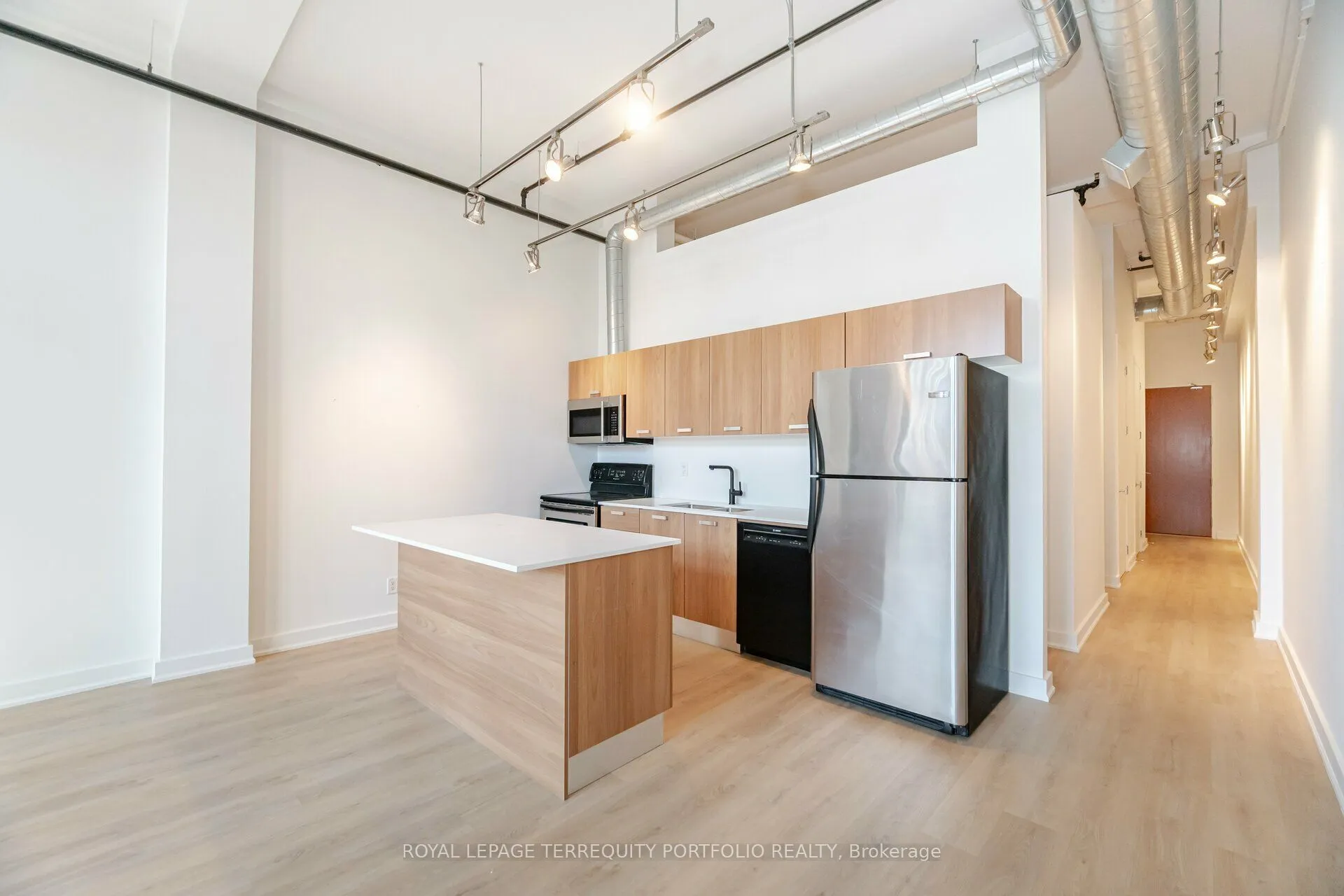 43 Hanna Avenue, #325