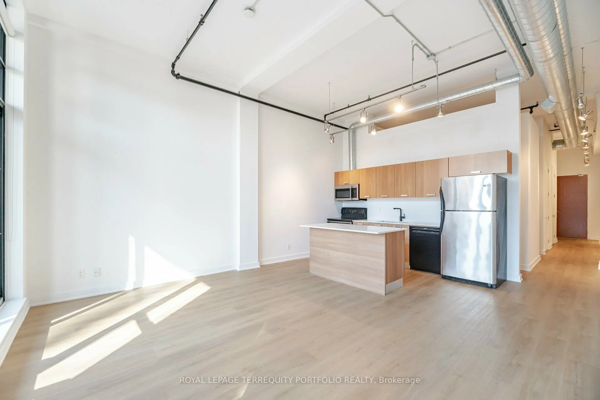43 Hanna Avenue, #325