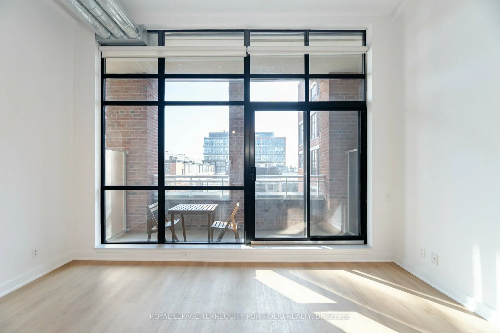 43 Hanna Avenue, #325