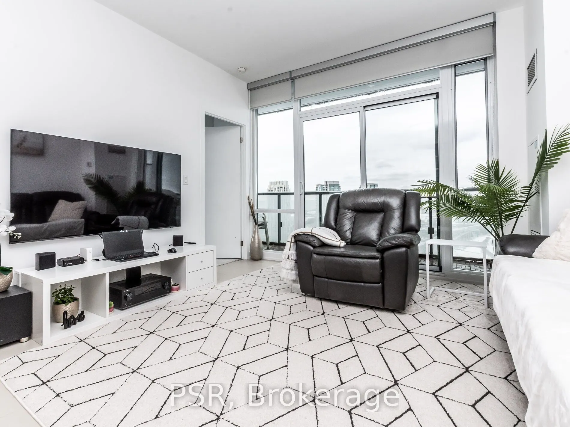 170 Fort York Boulevard N, #2811