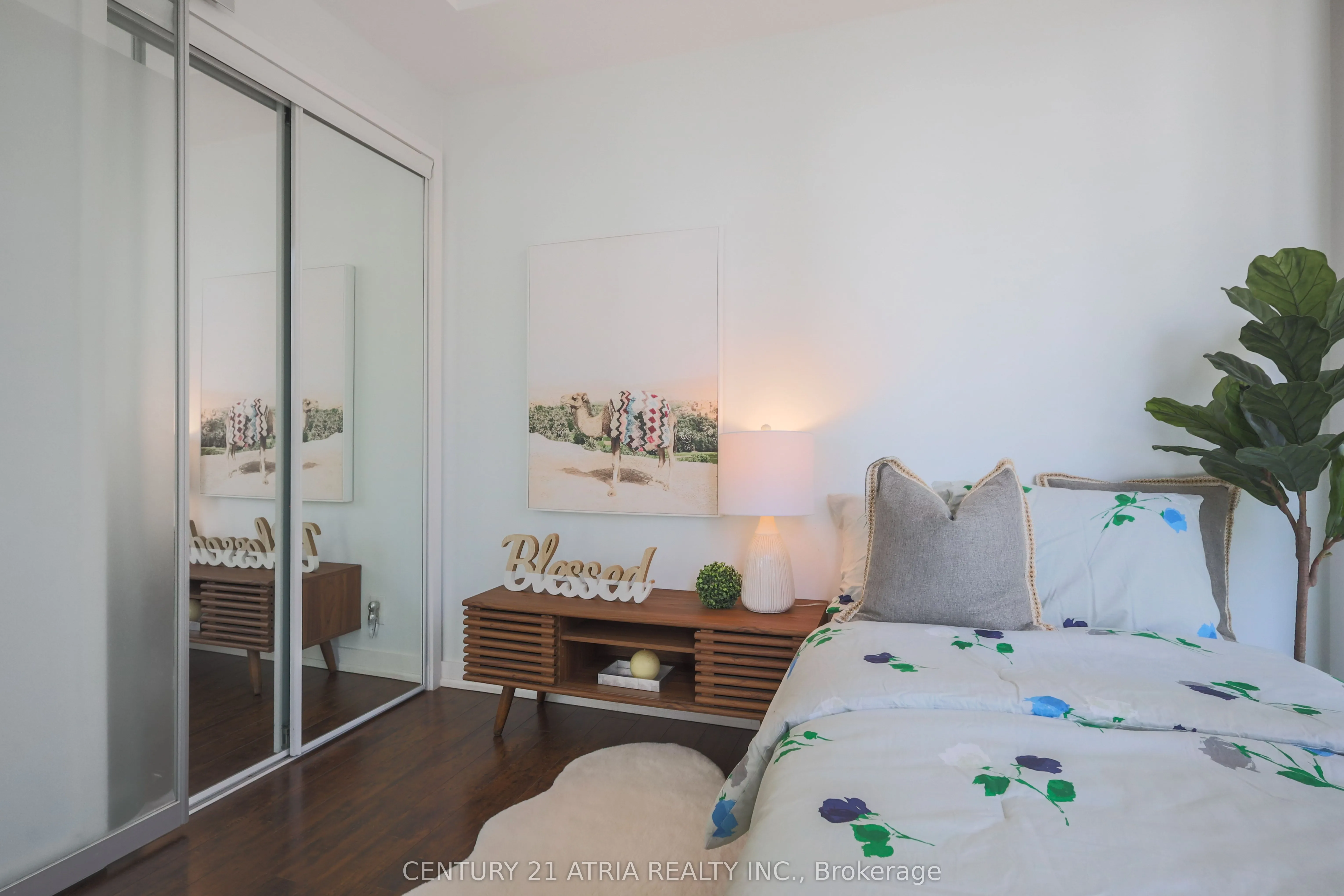 14 York Street, #1002