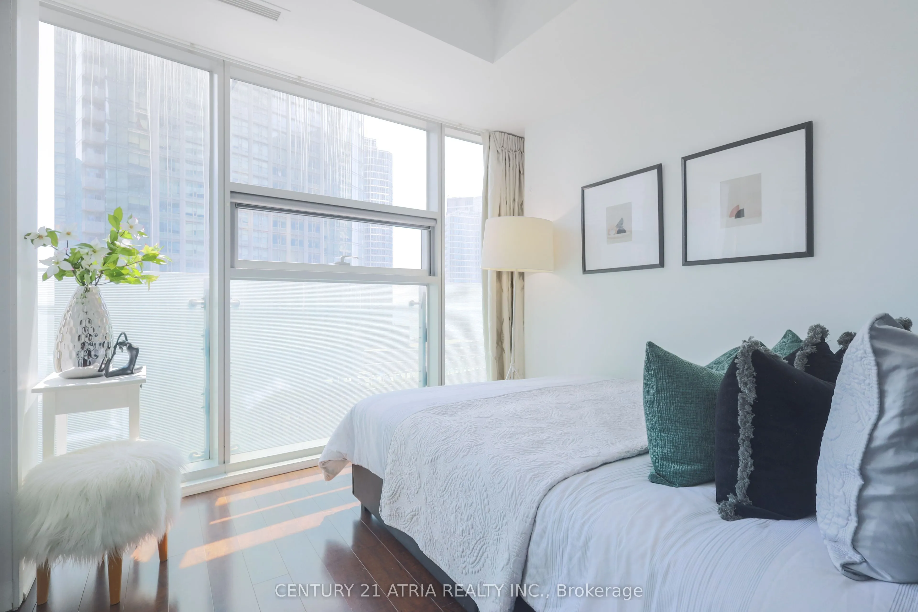 14 York Street, #1002