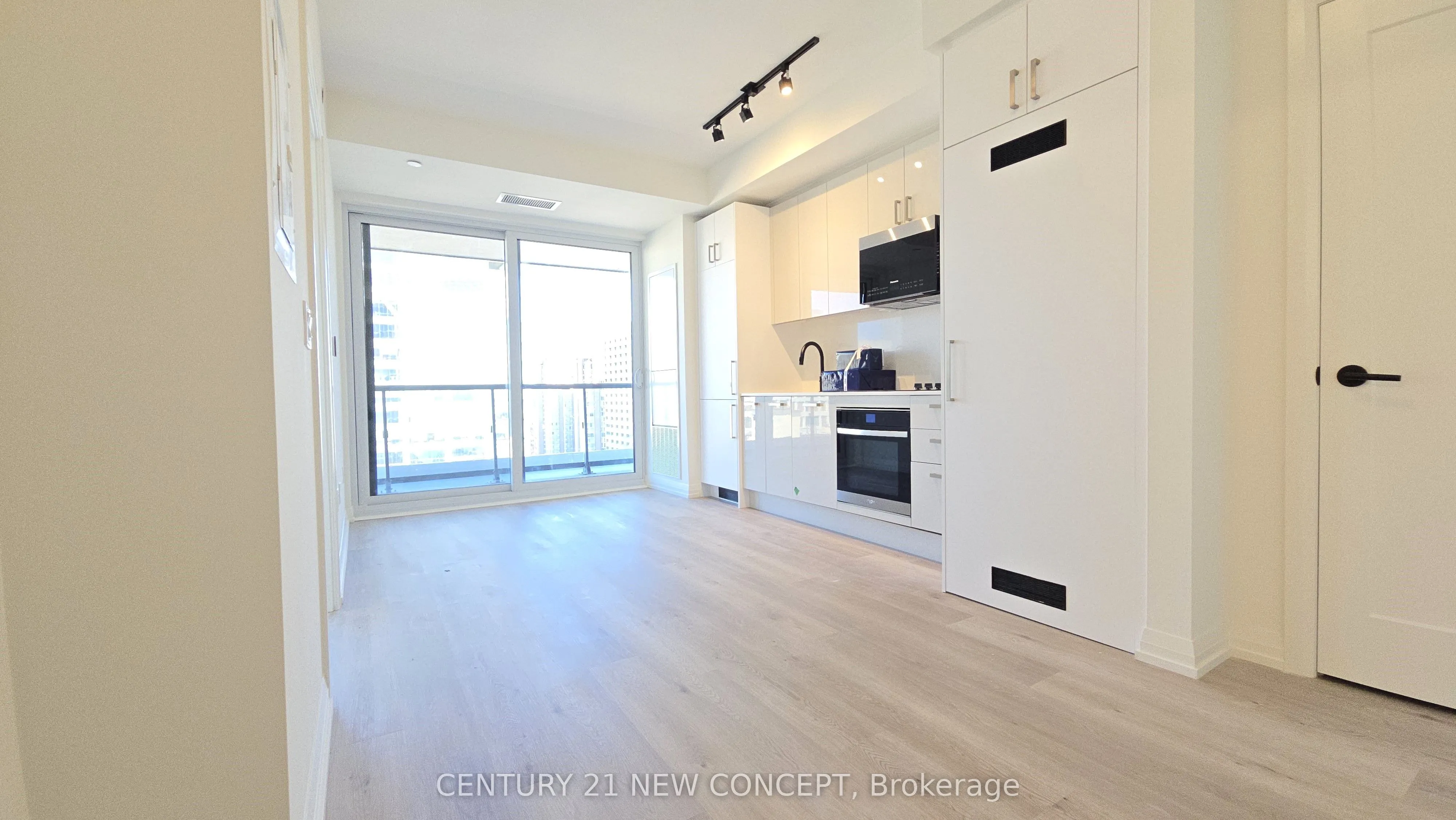280 Dundas Street W, #1704