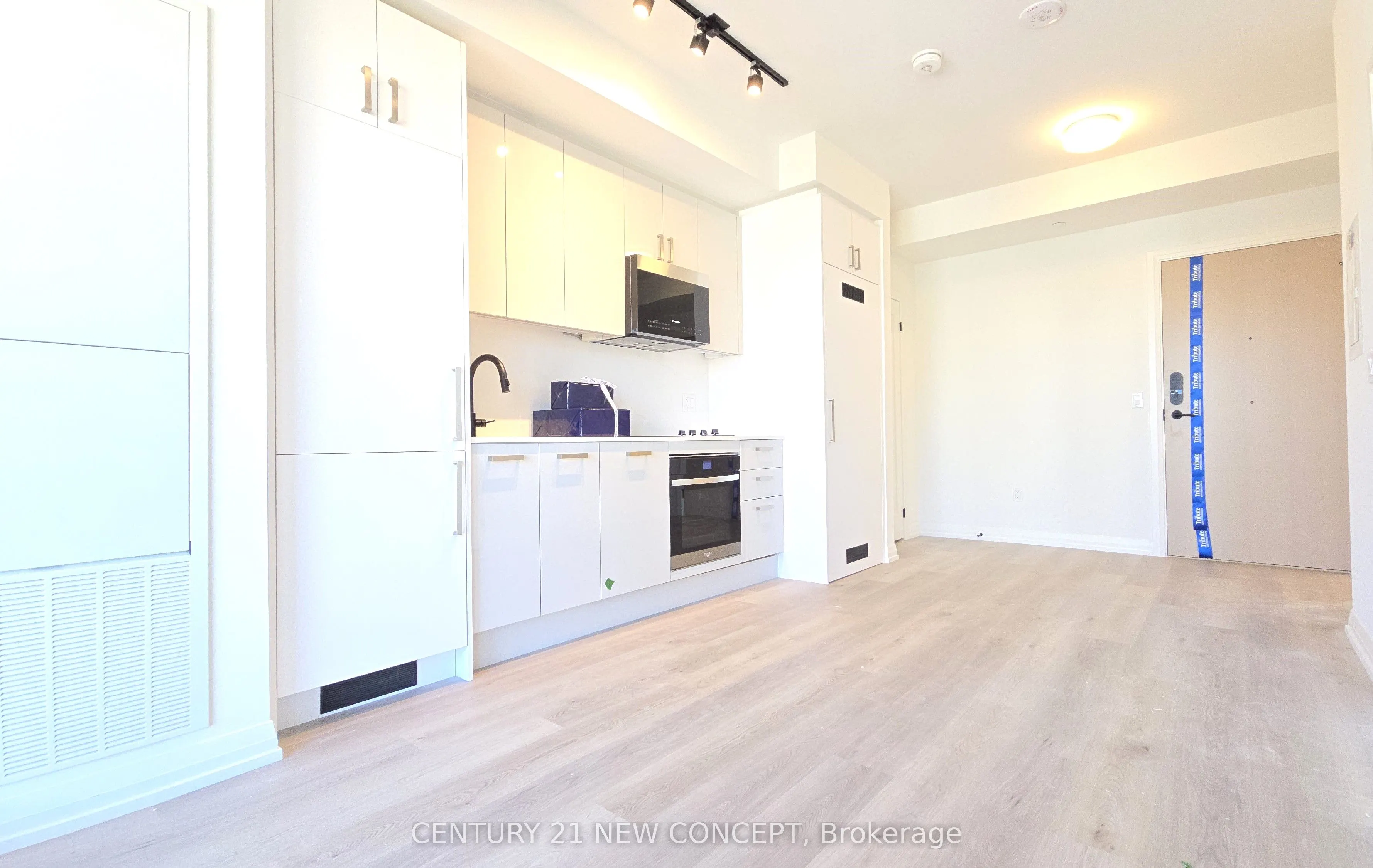 280 Dundas Street W, #1704