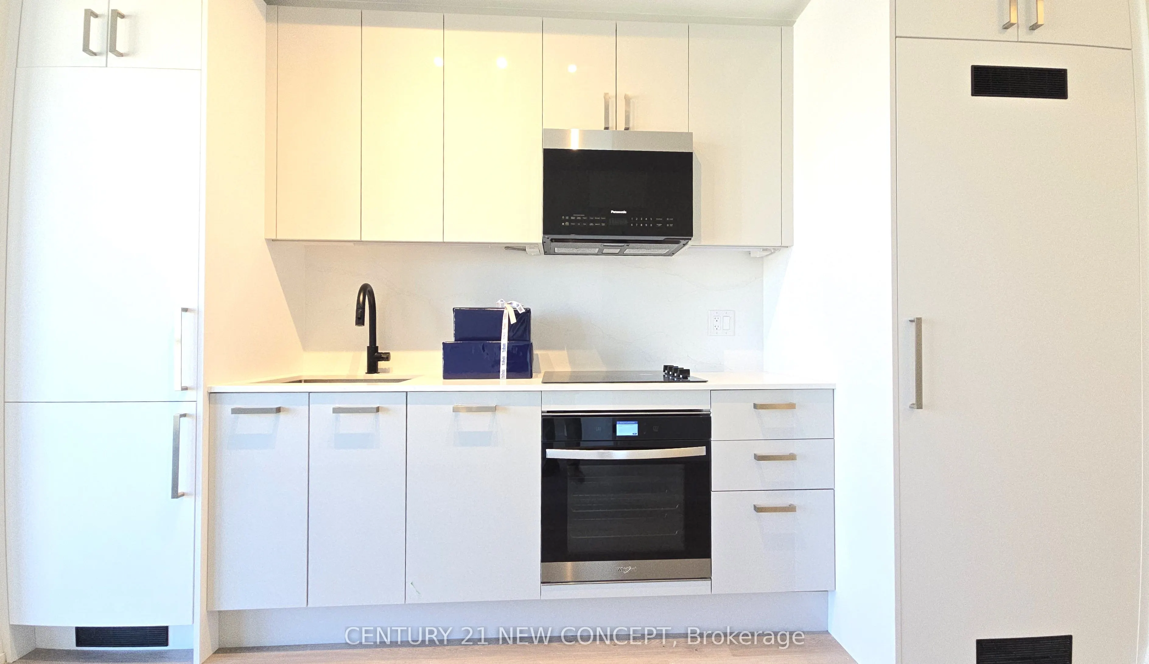 280 Dundas Street W, #1704