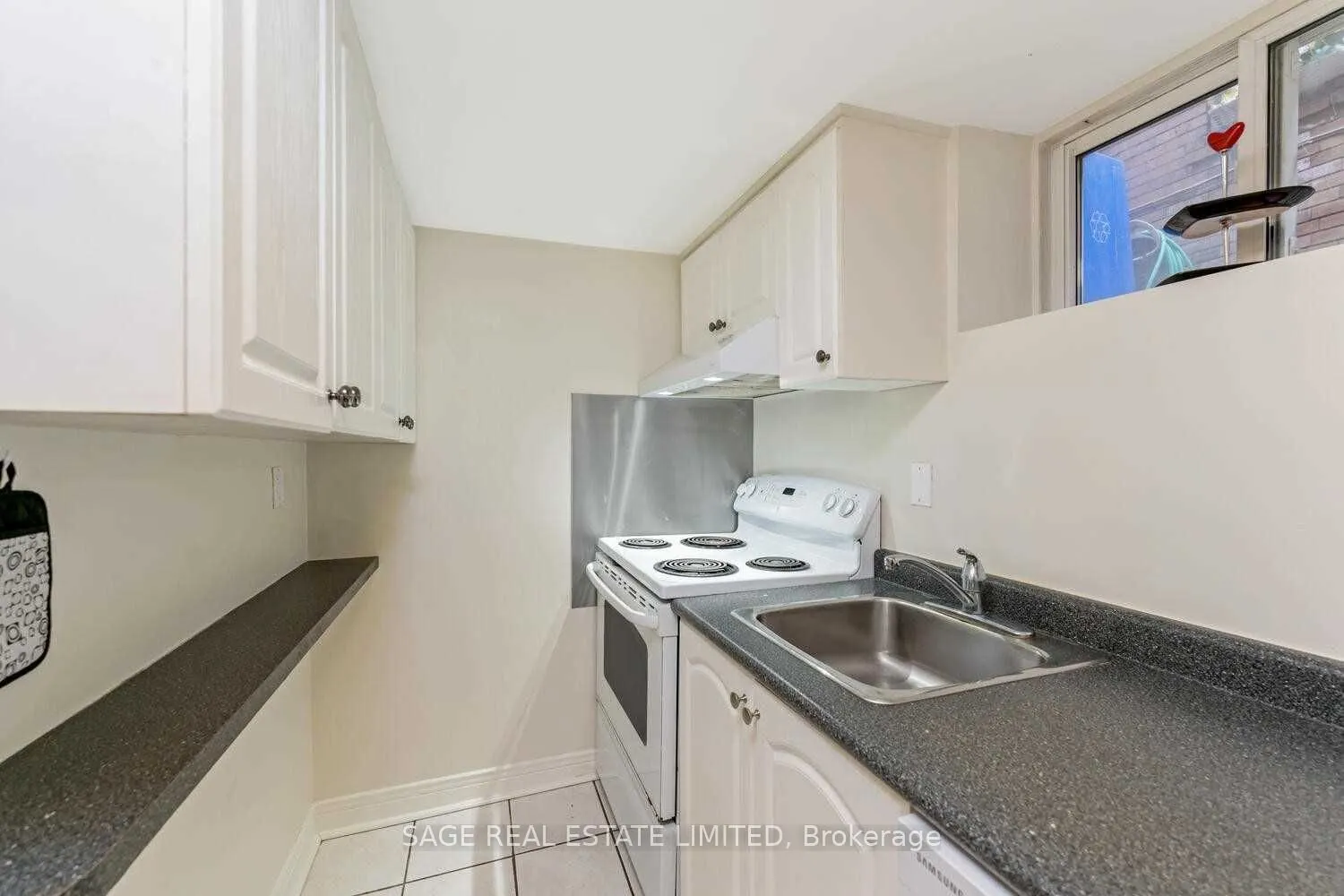 118 Braemar Avenue, #1