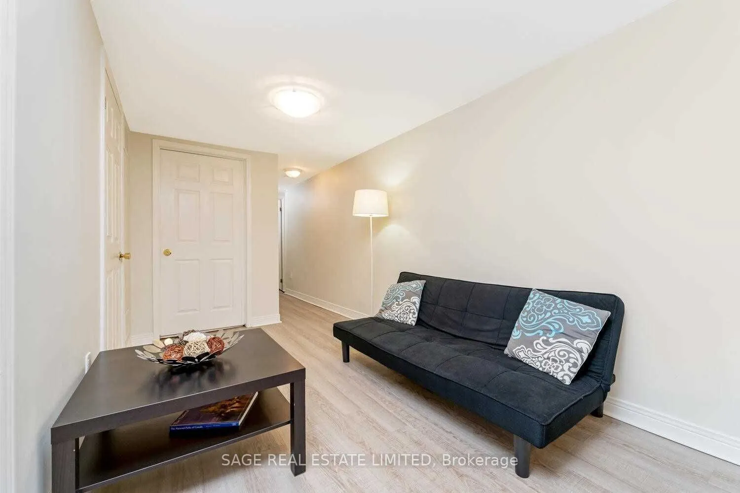 118 Braemar Avenue, #1