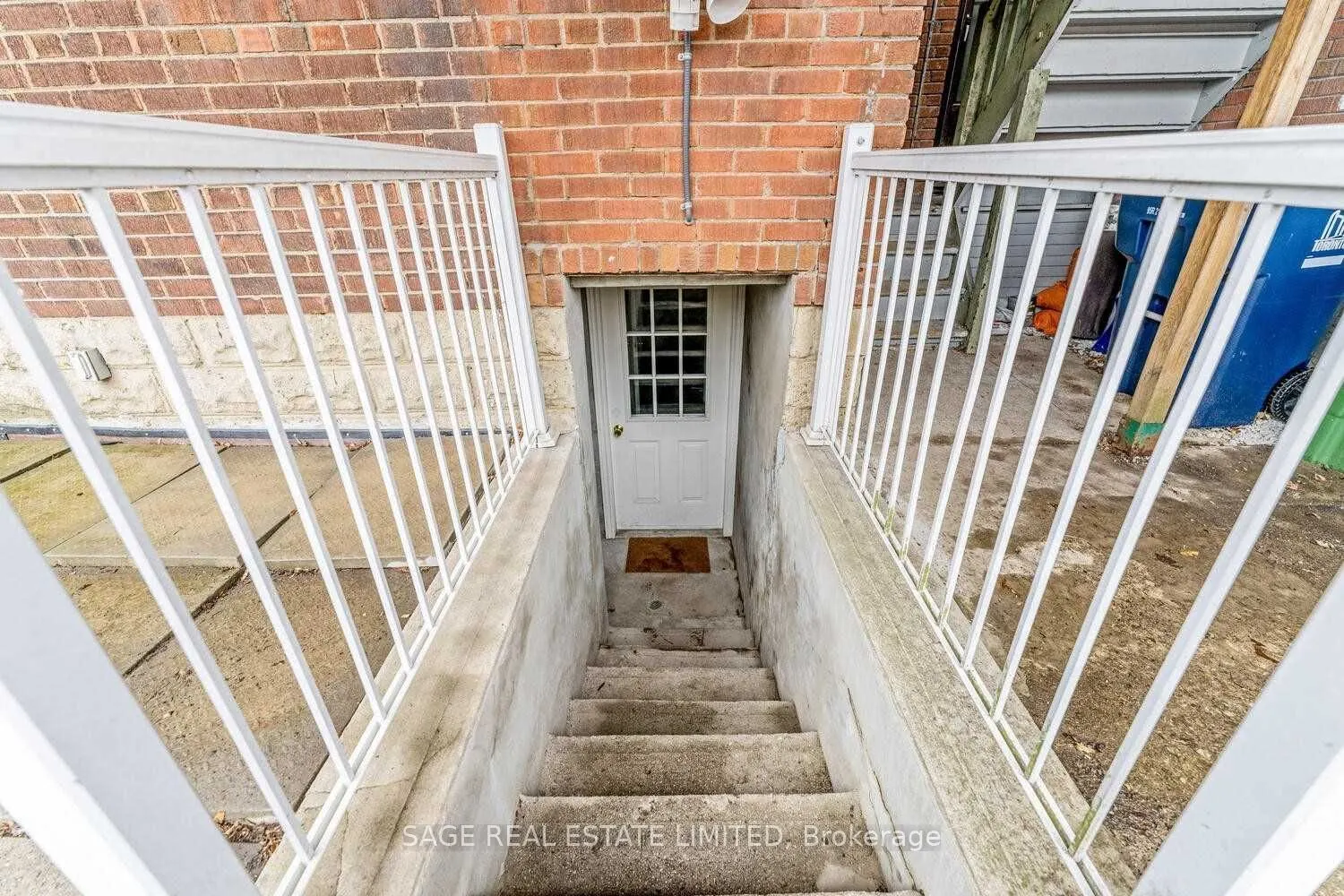 118 Braemar Avenue, #1