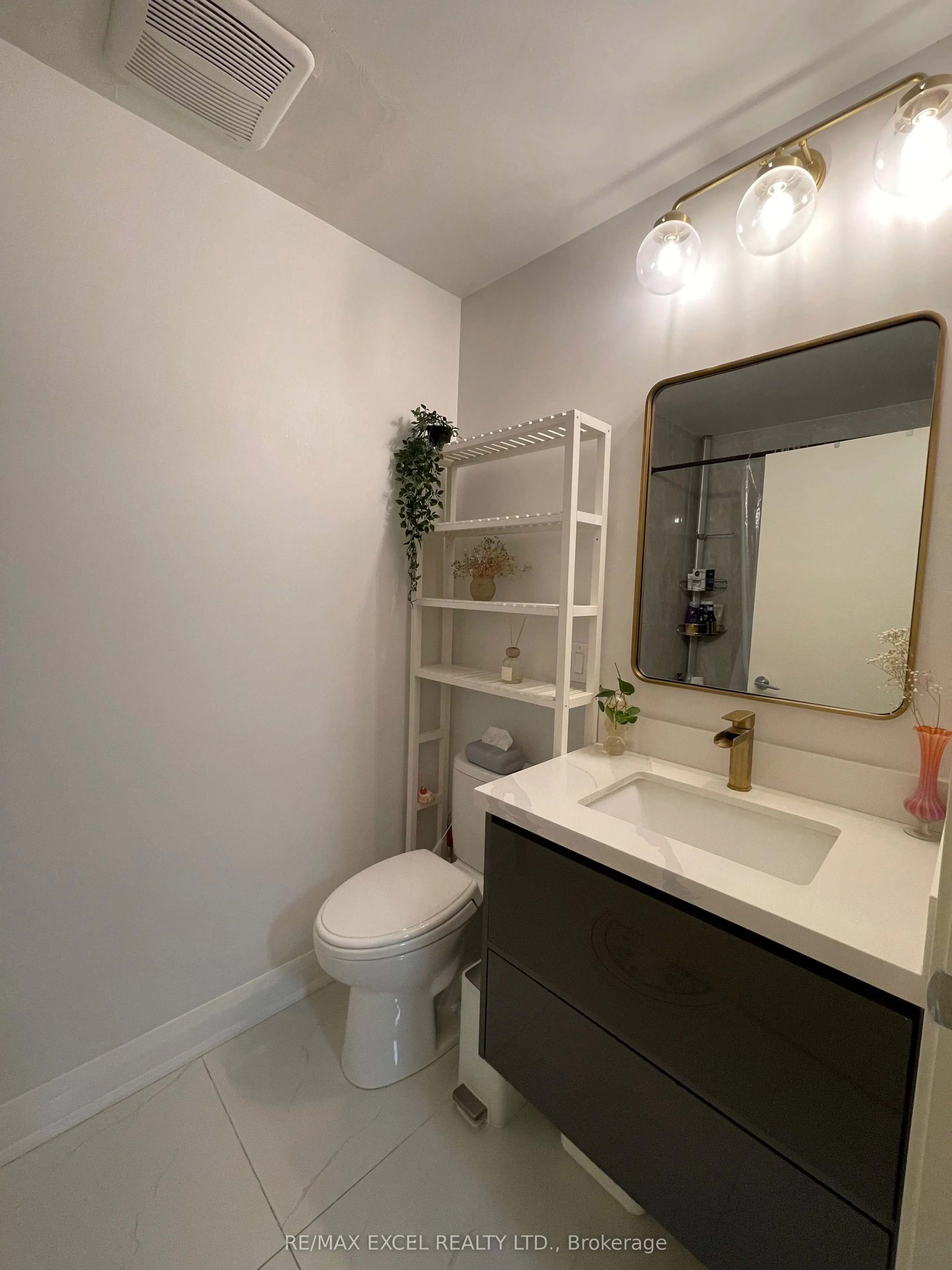 62 Forest Manor Road, #904