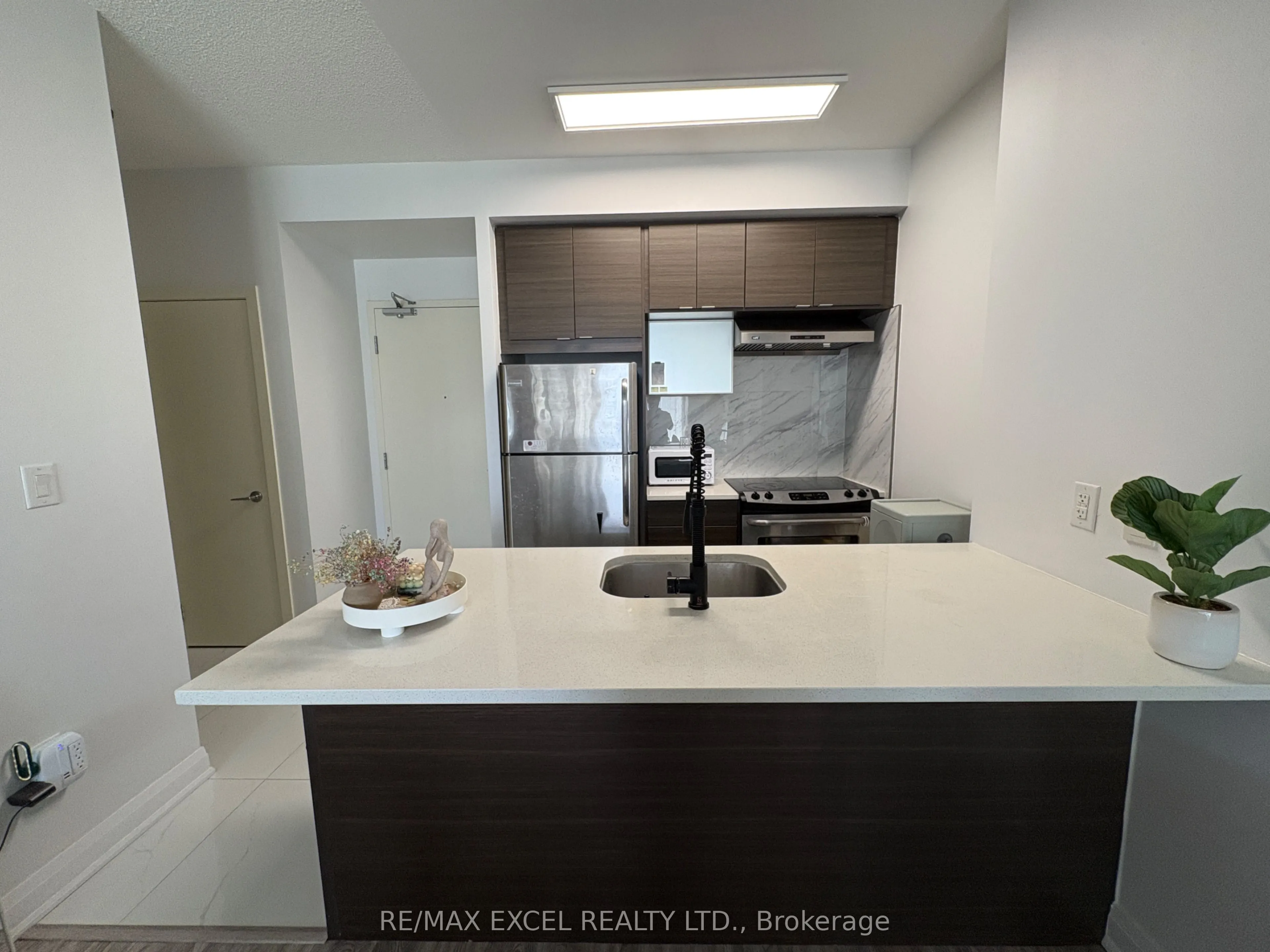 62 Forest Manor Road, #904