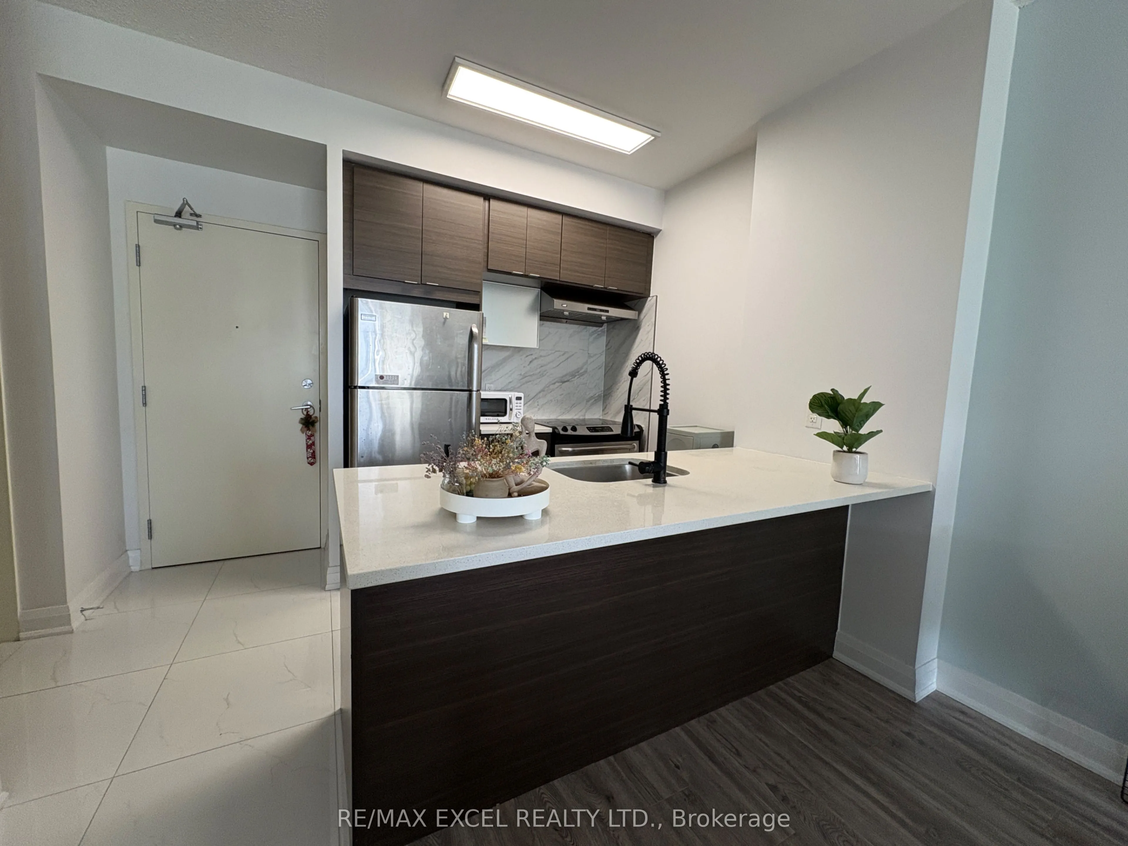 62 Forest Manor Road, #904