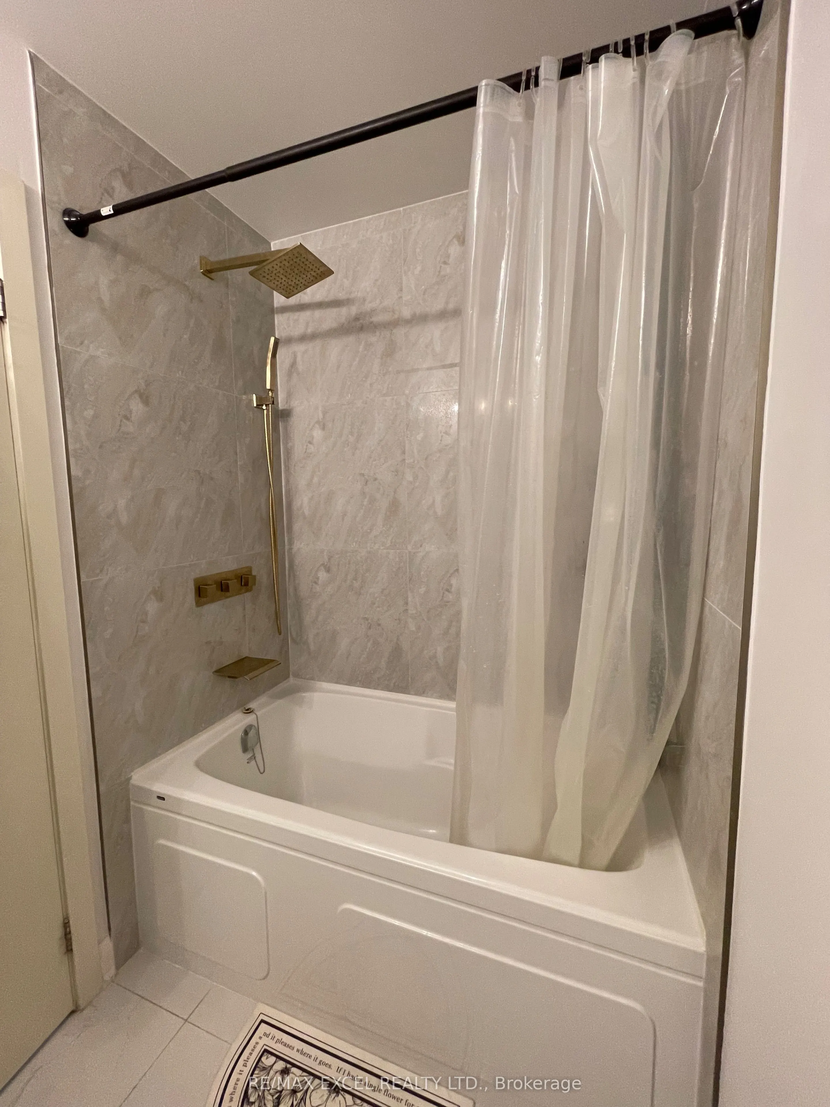 62 Forest Manor Road, #904