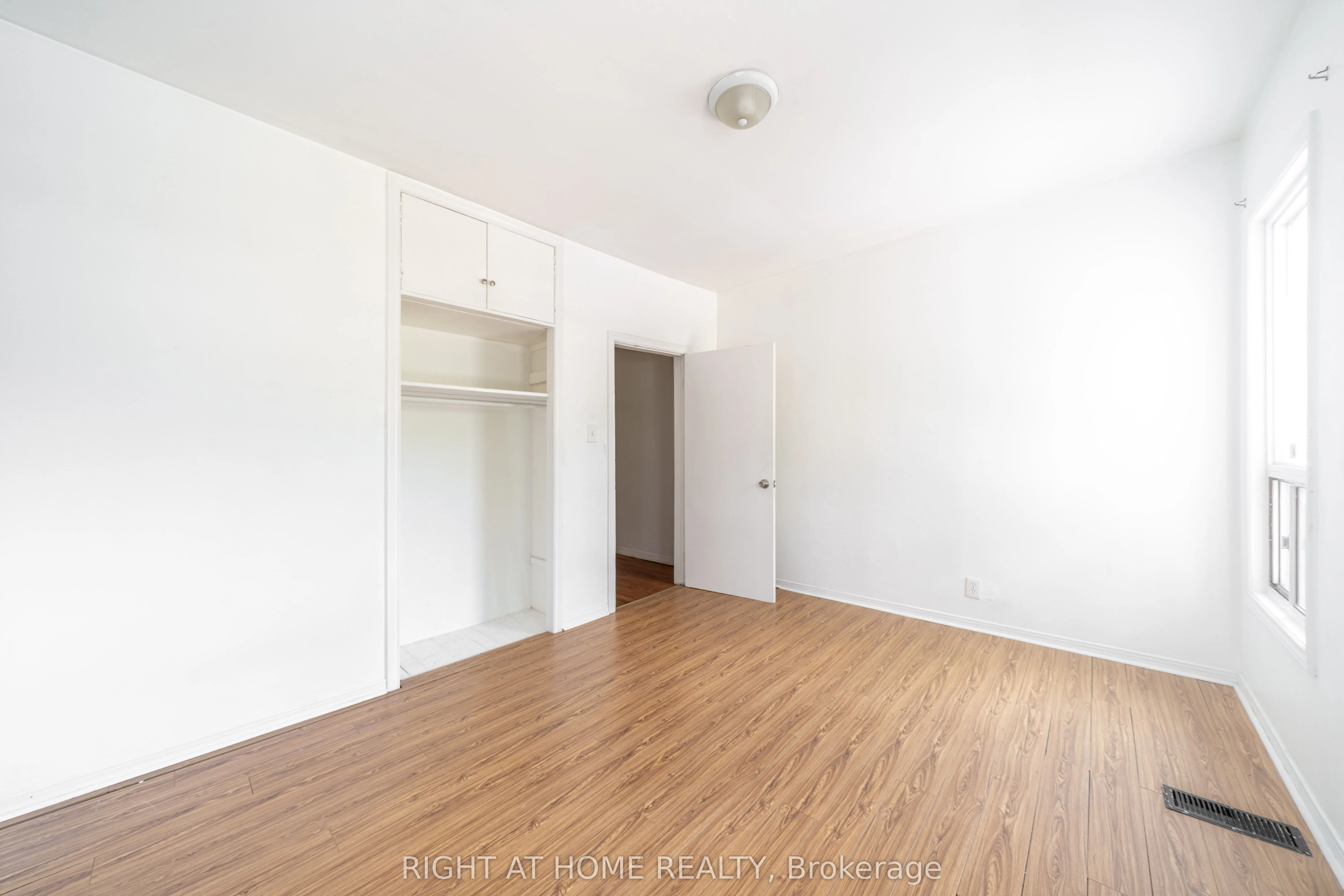 1059 Bathurst Street