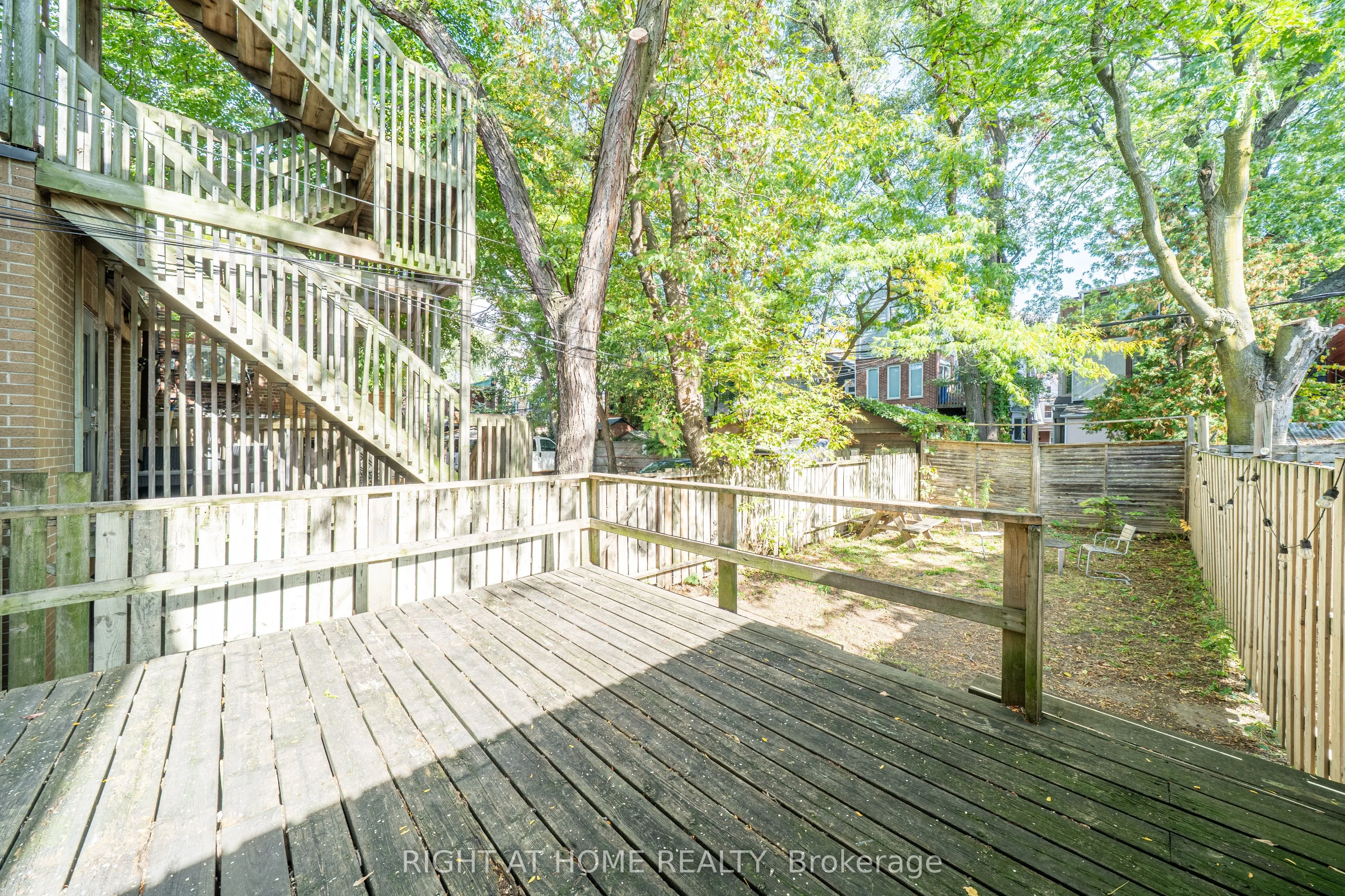 1059 Bathurst Street