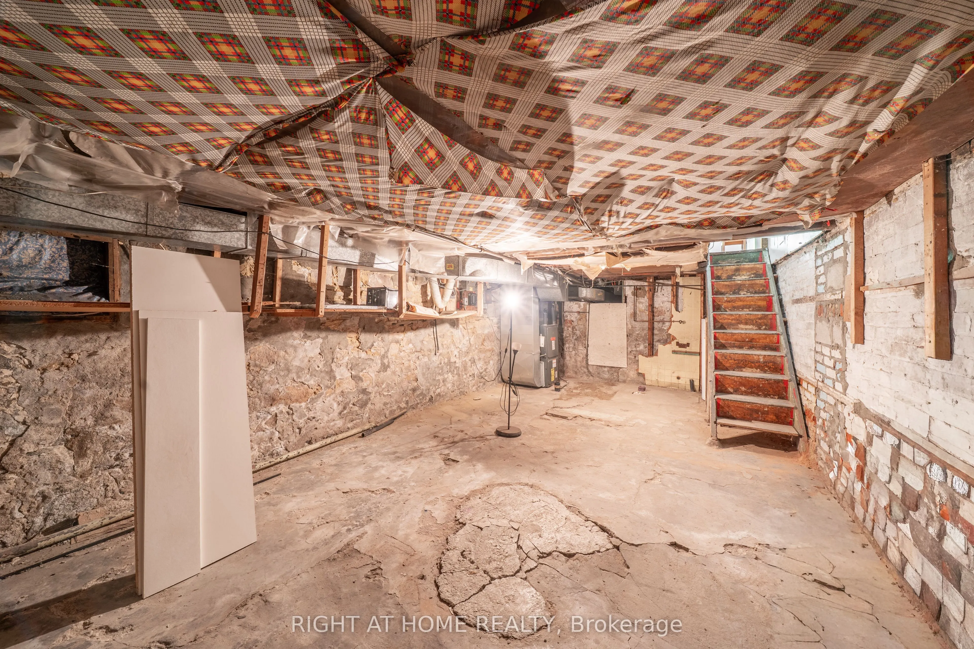 1059 Bathurst Street