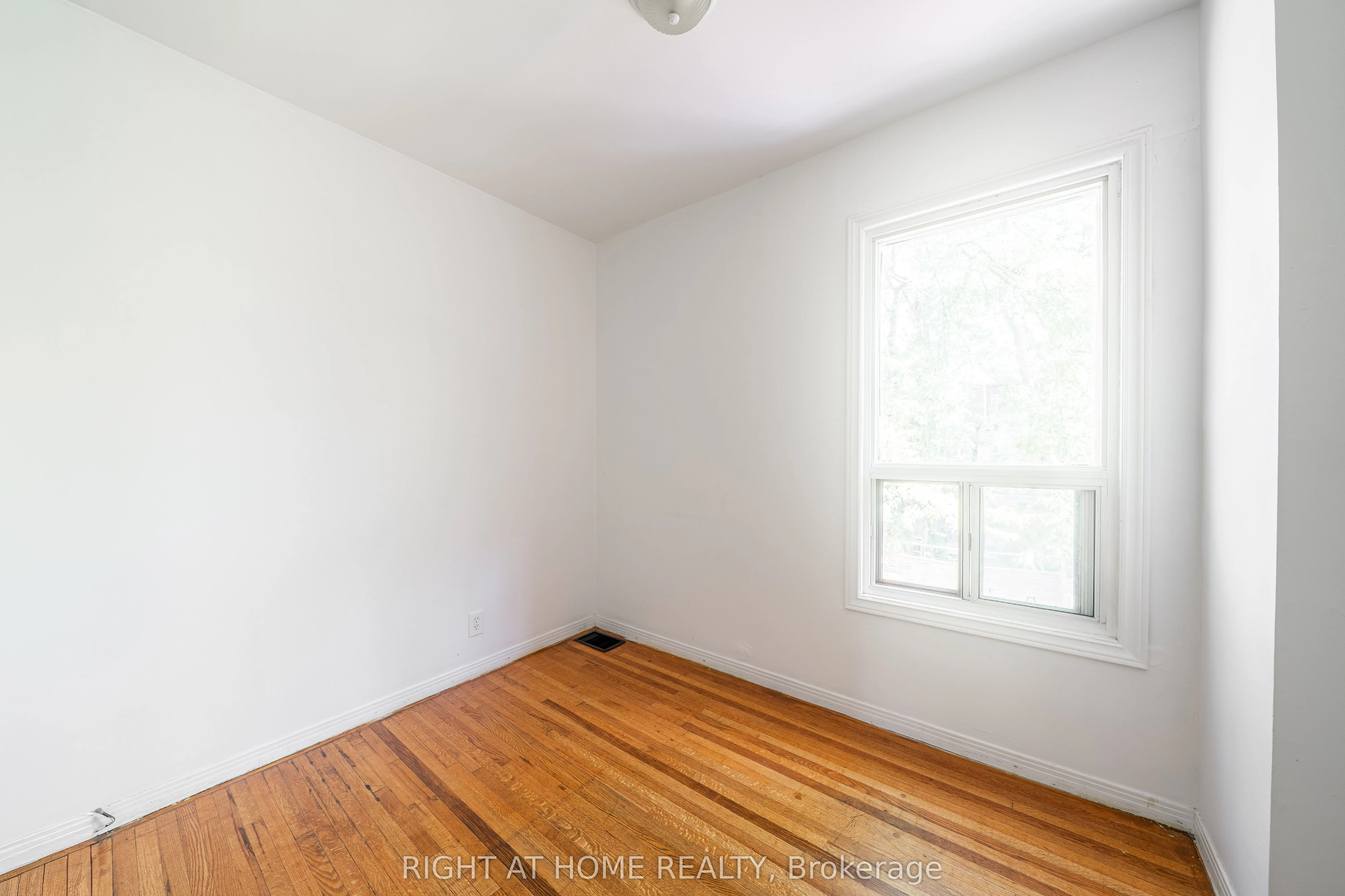 1059 Bathurst Street
