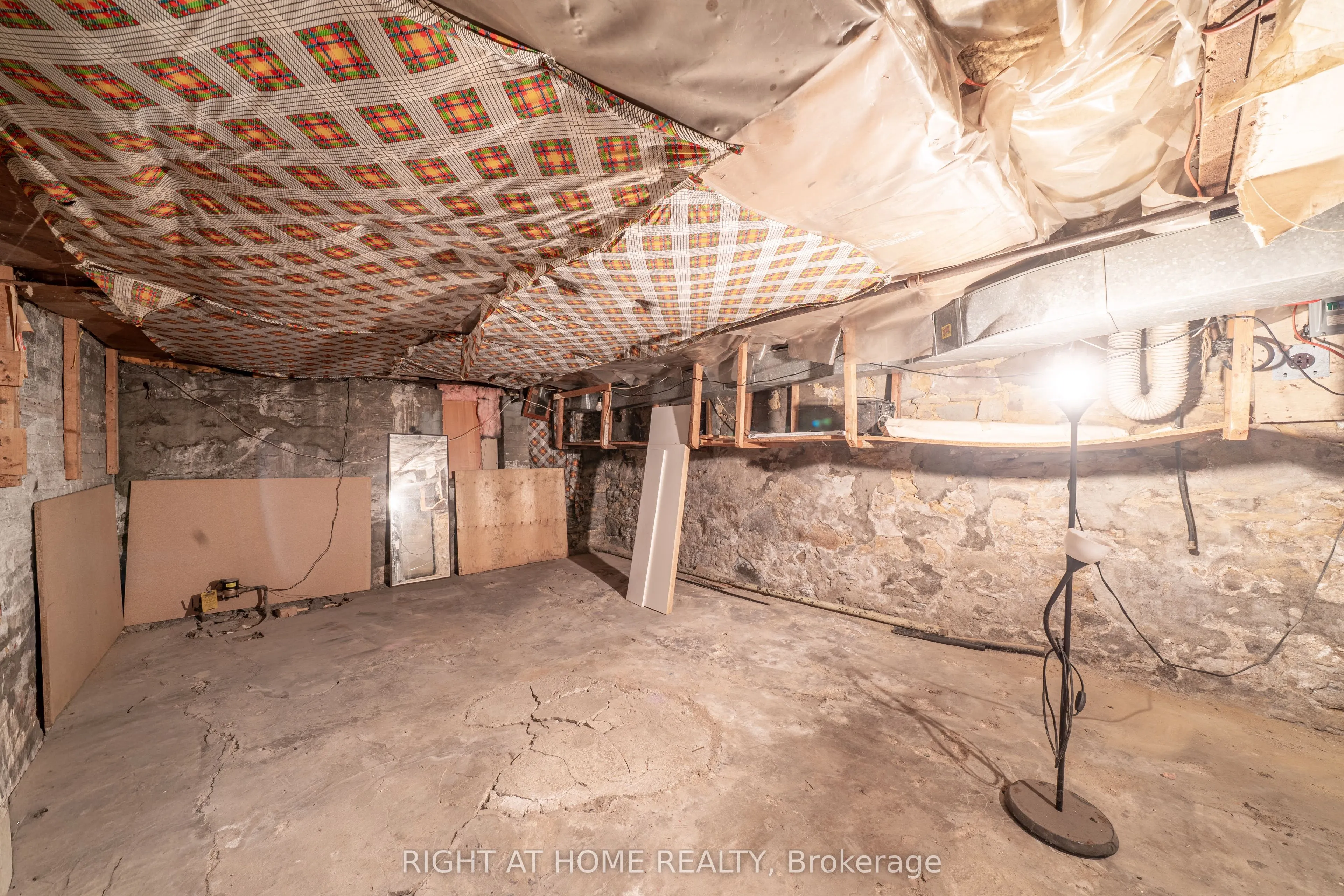 1059 Bathurst Street