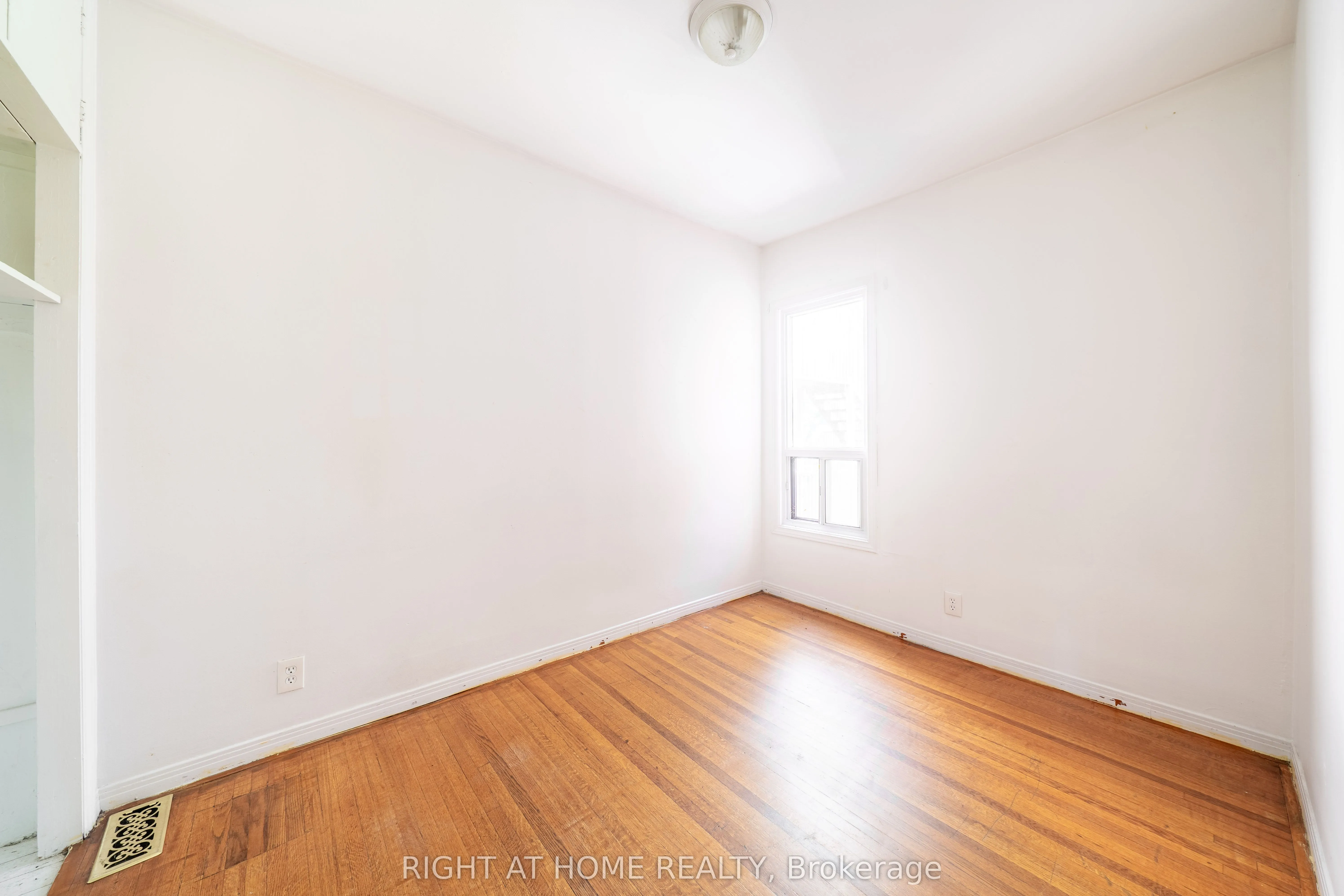 1059 Bathurst Street