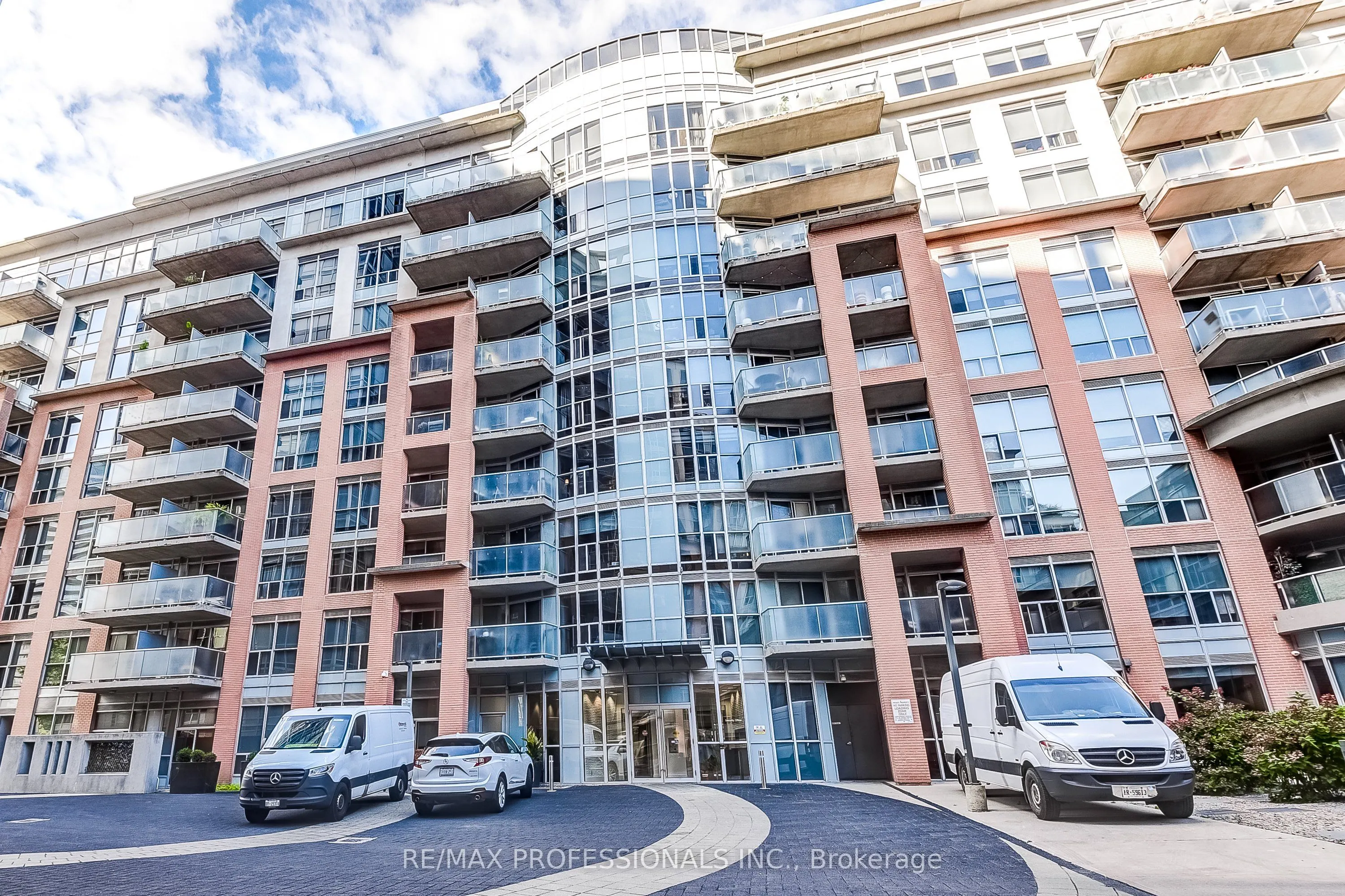 1005 King Street W, #317