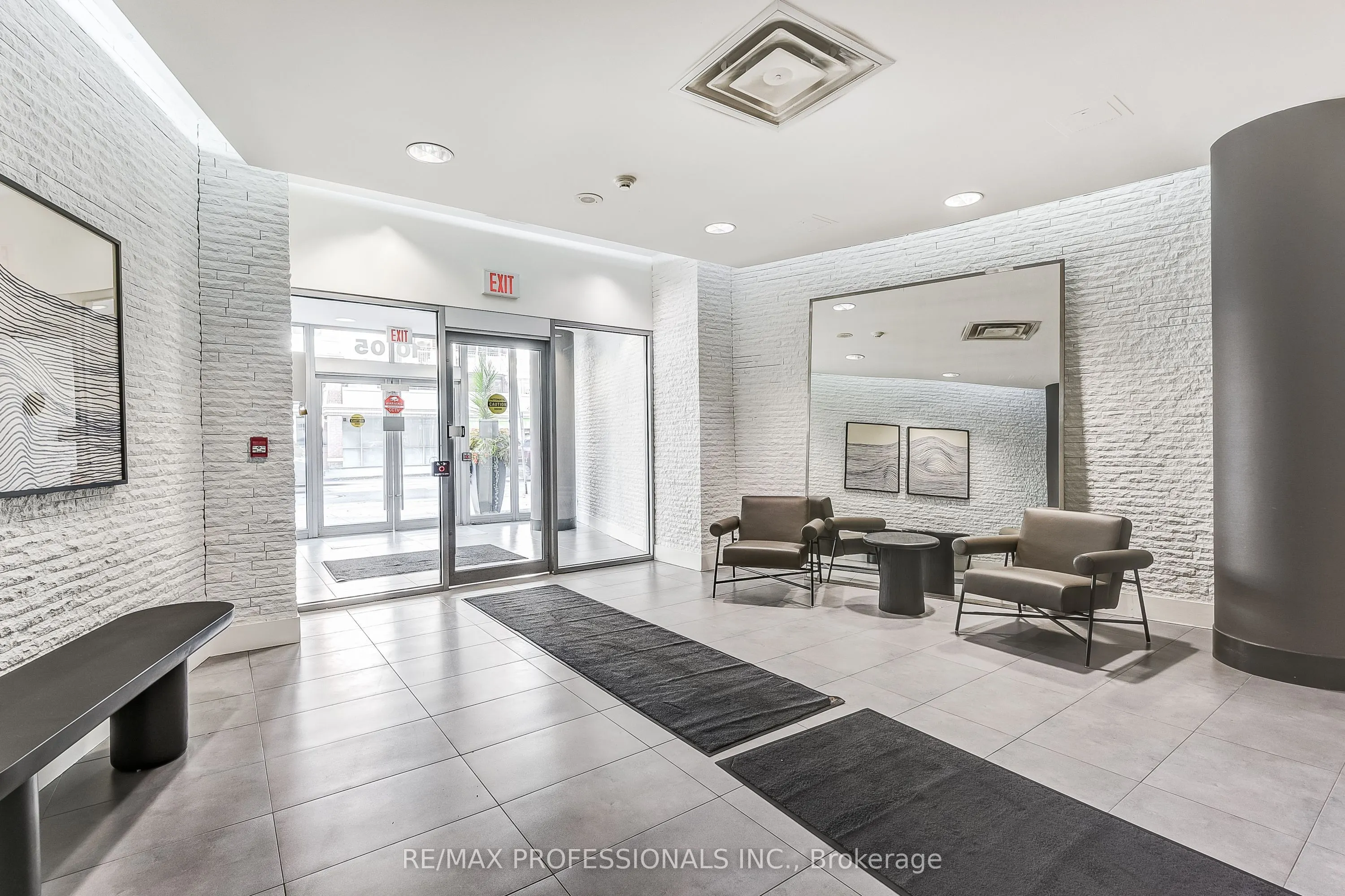 1005 King Street W, #317