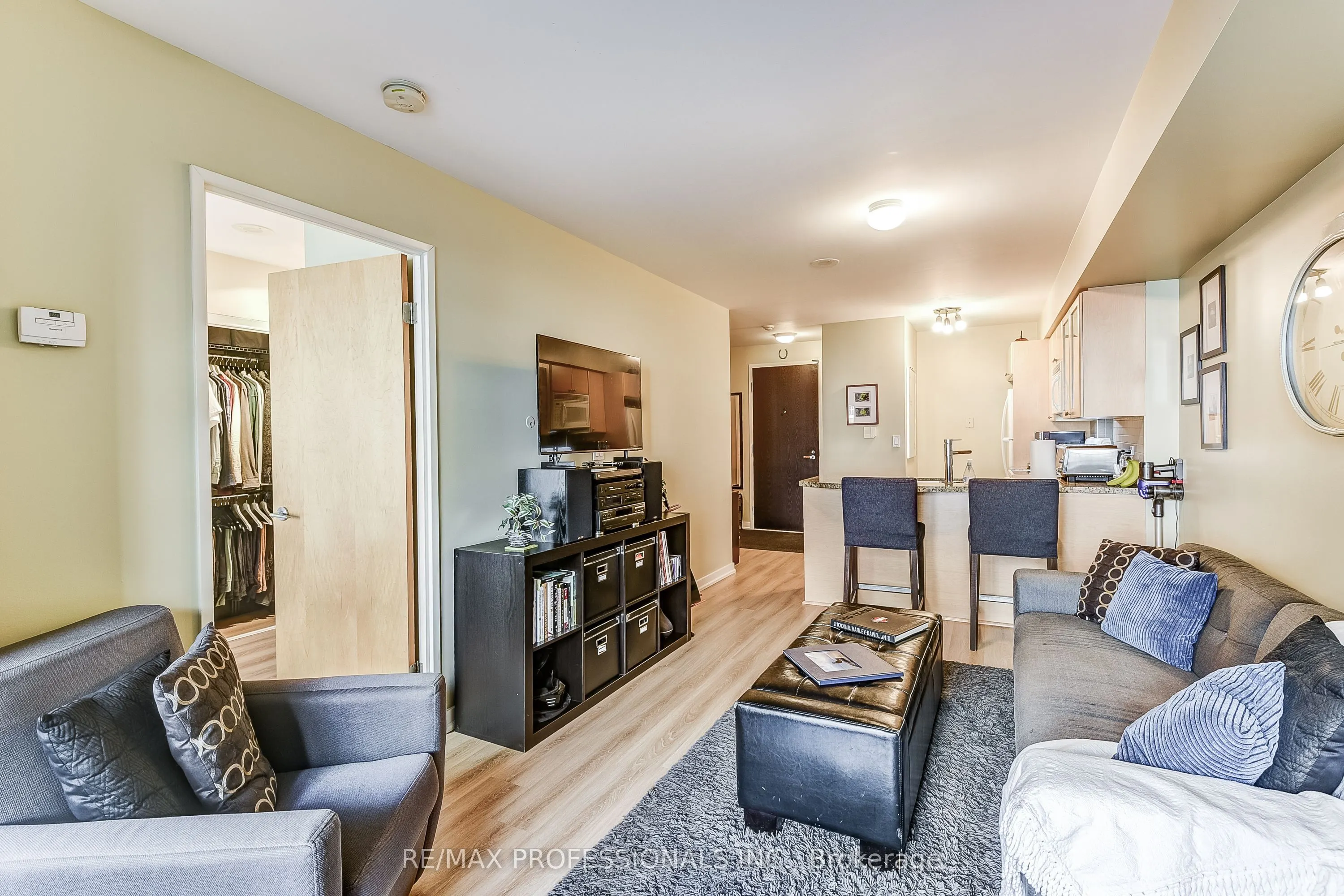 1005 King Street W, #317