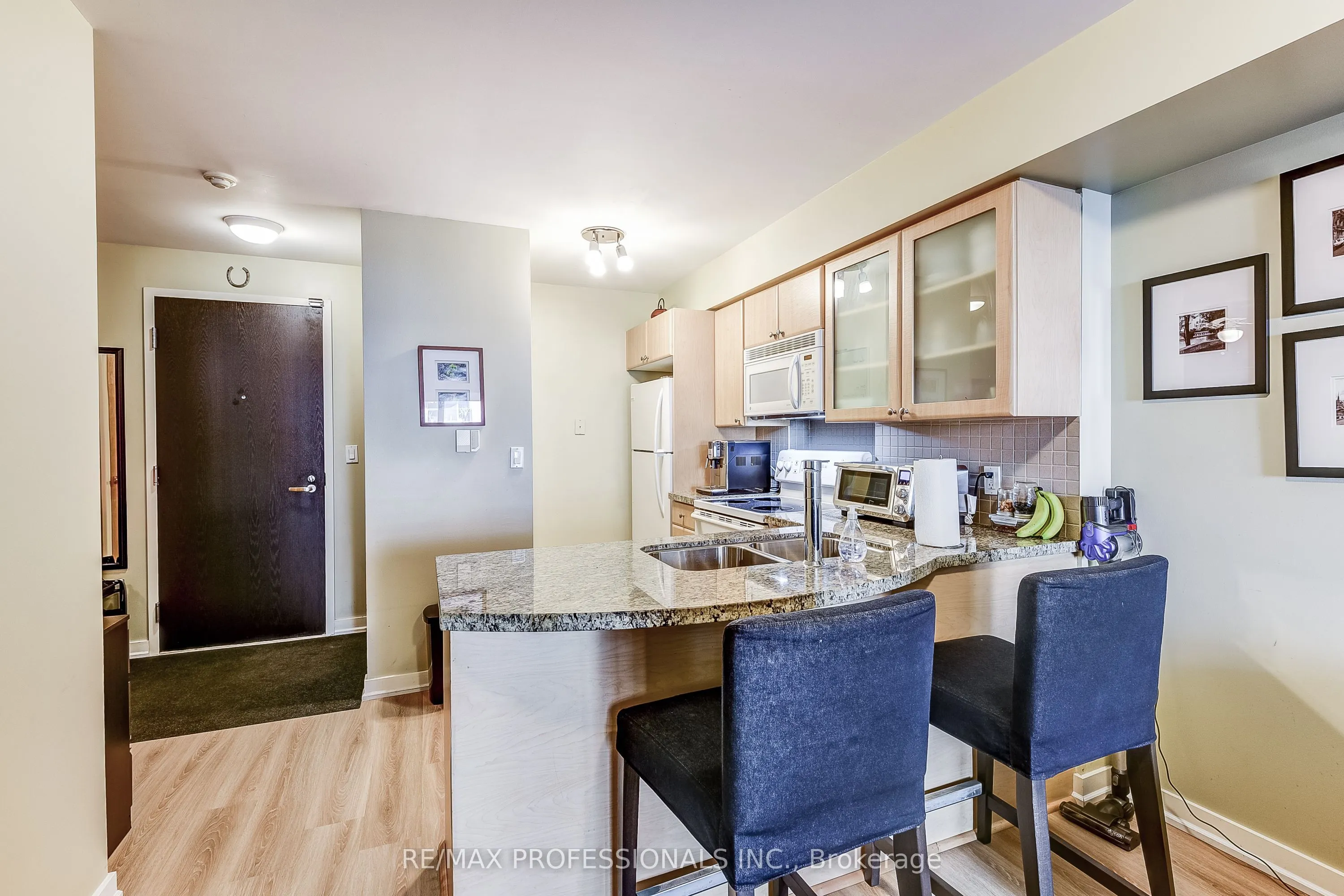 1005 King Street W, #317