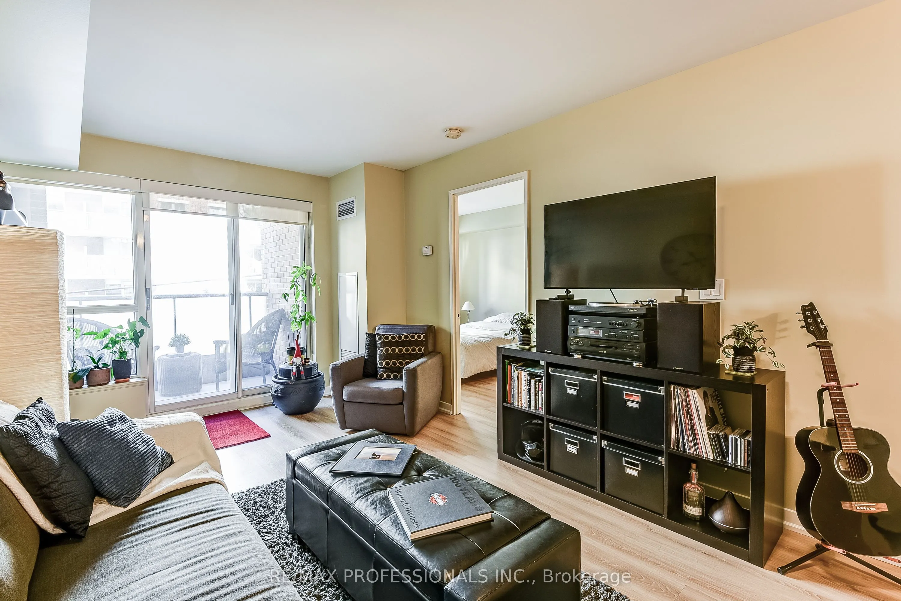 1005 King Street W, #317