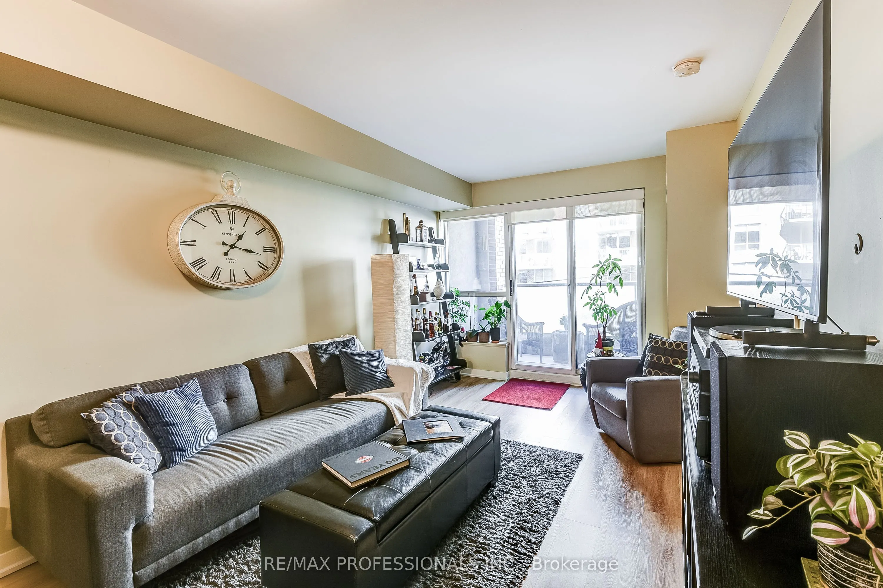 1005 King Street W, #317