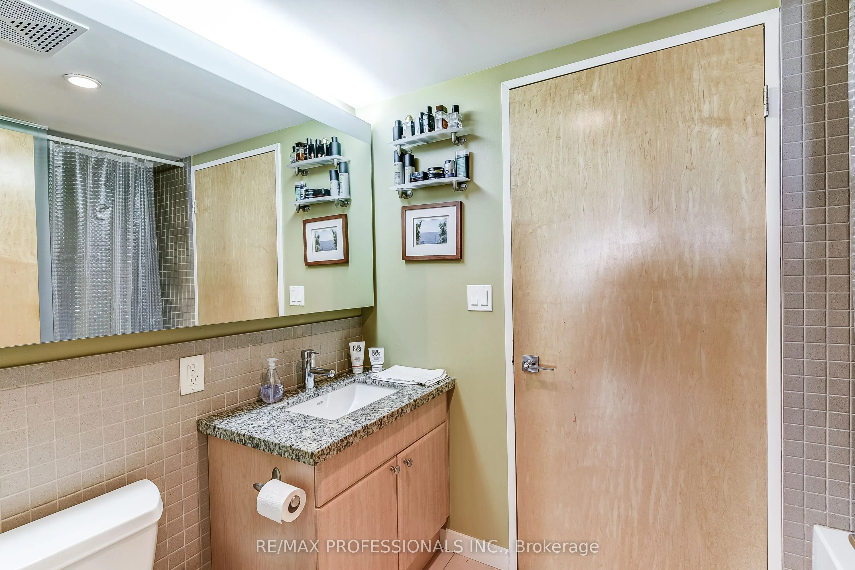 1005 King Street W, #317