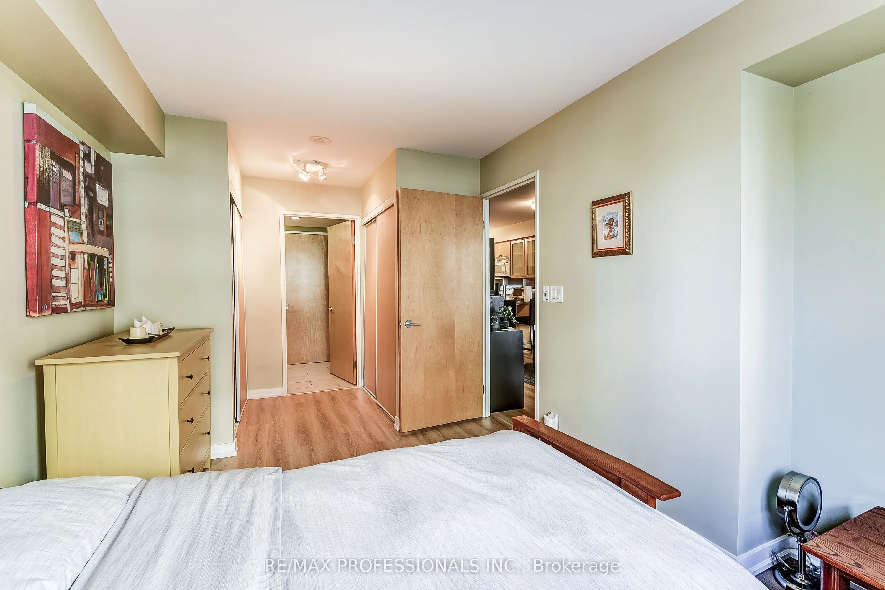1005 King Street W, #317
