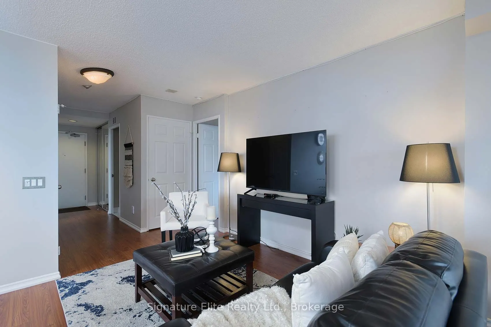7 Bishop Avenue, #1601