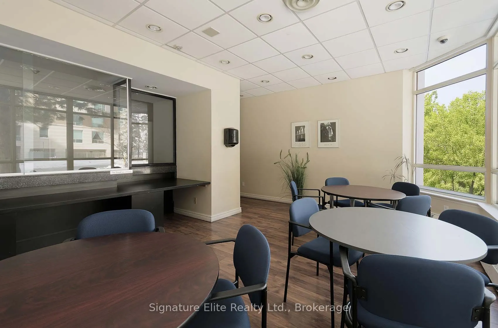 7 Bishop Avenue, #1601