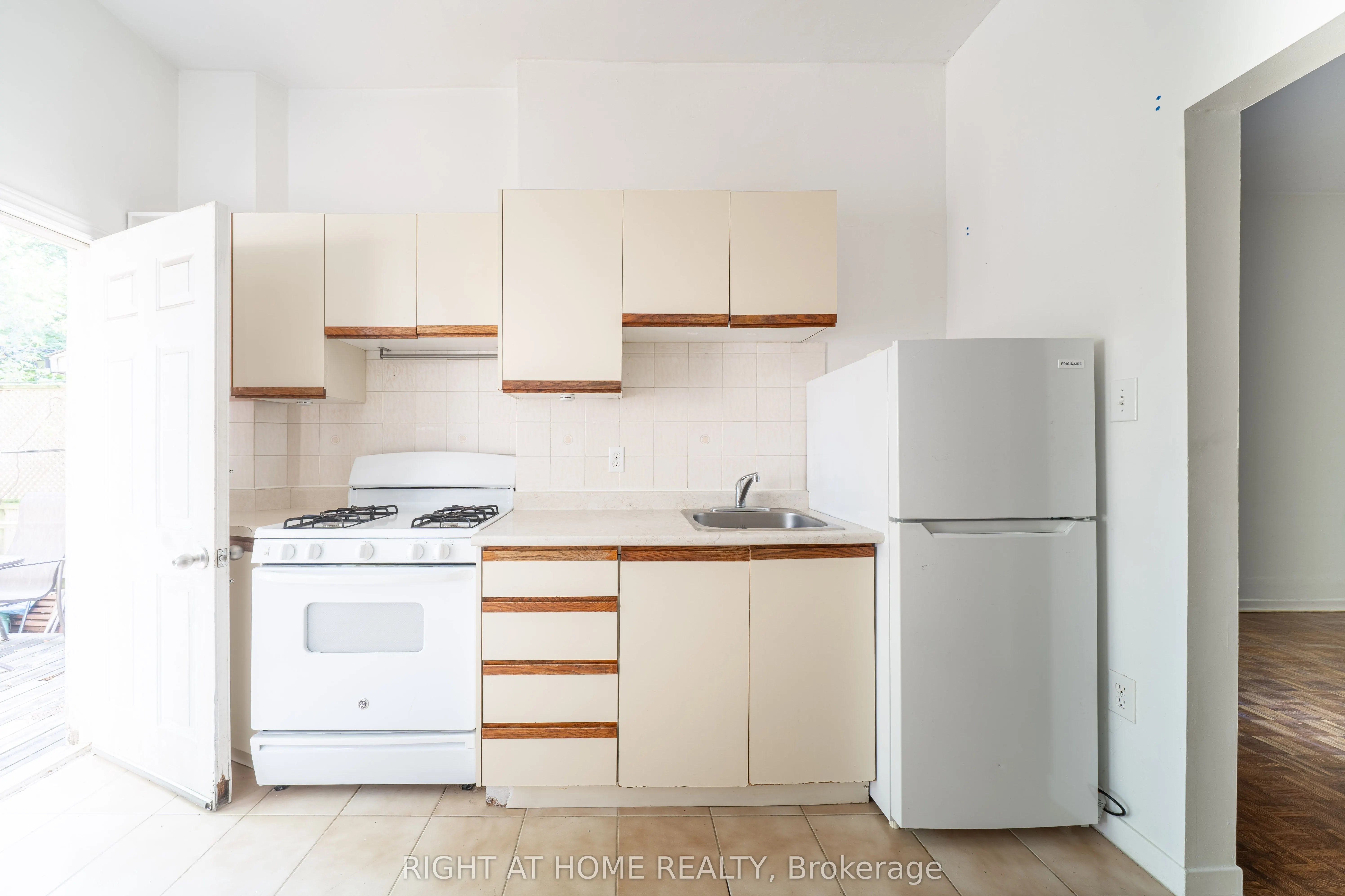 1057 Bathurst Street