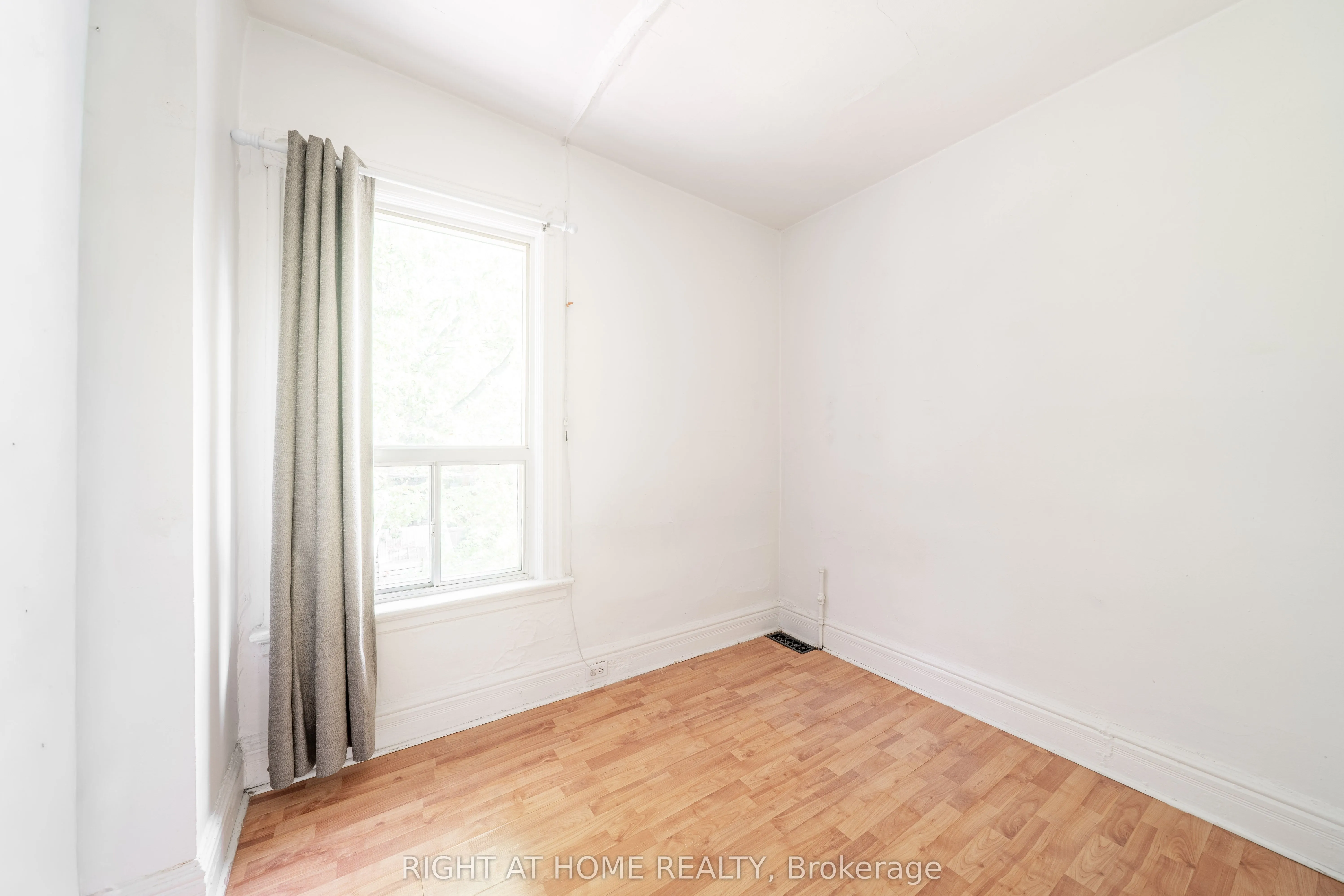 1057 Bathurst Street