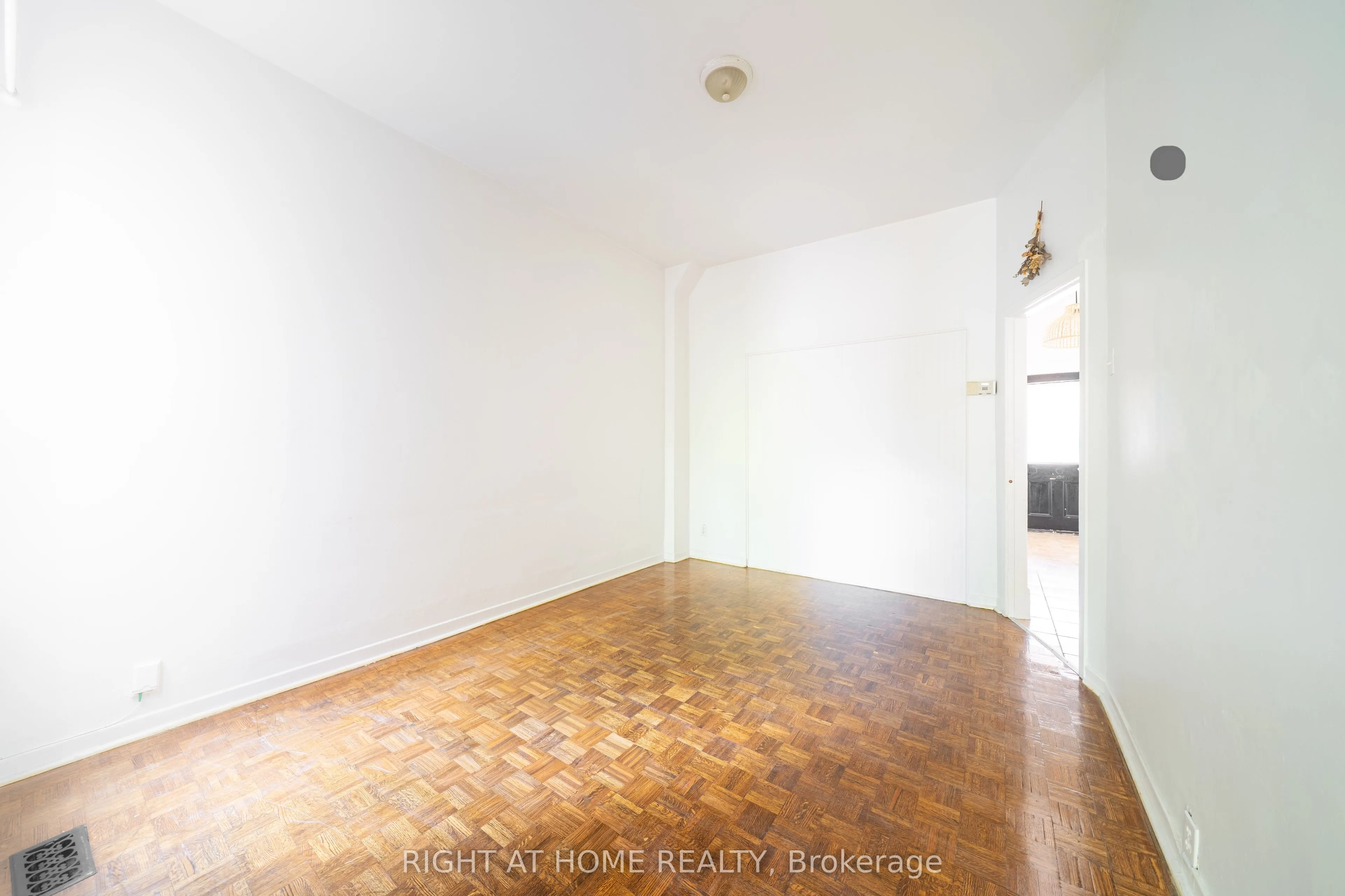 1057 Bathurst Street