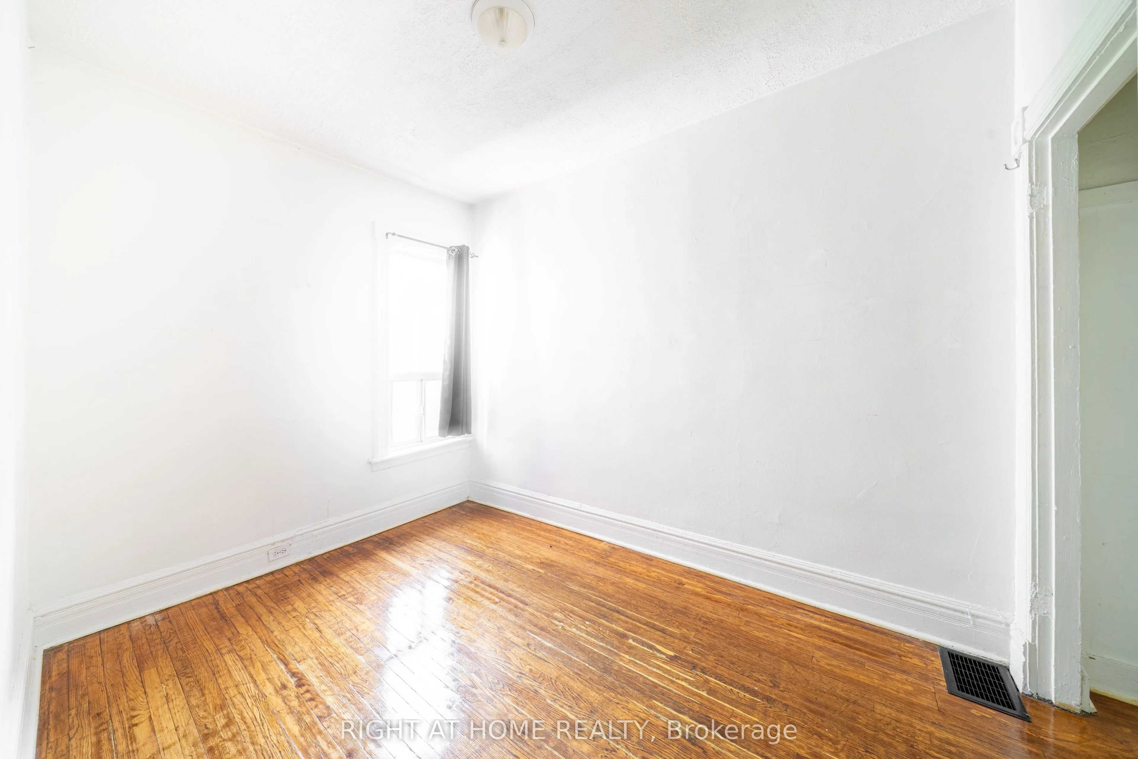 1057 Bathurst Street