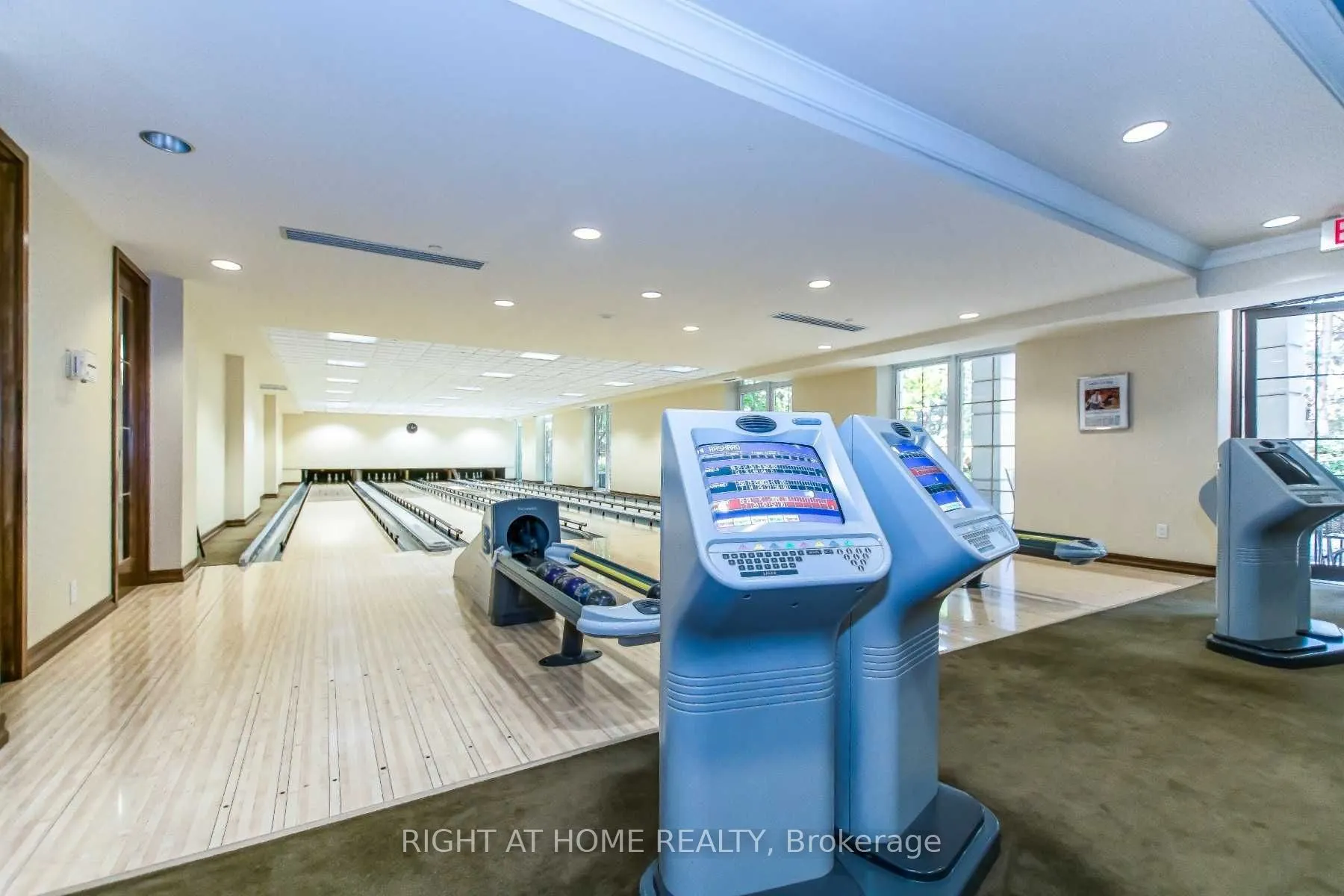 80 Harrison Garden Boulevard, #316
