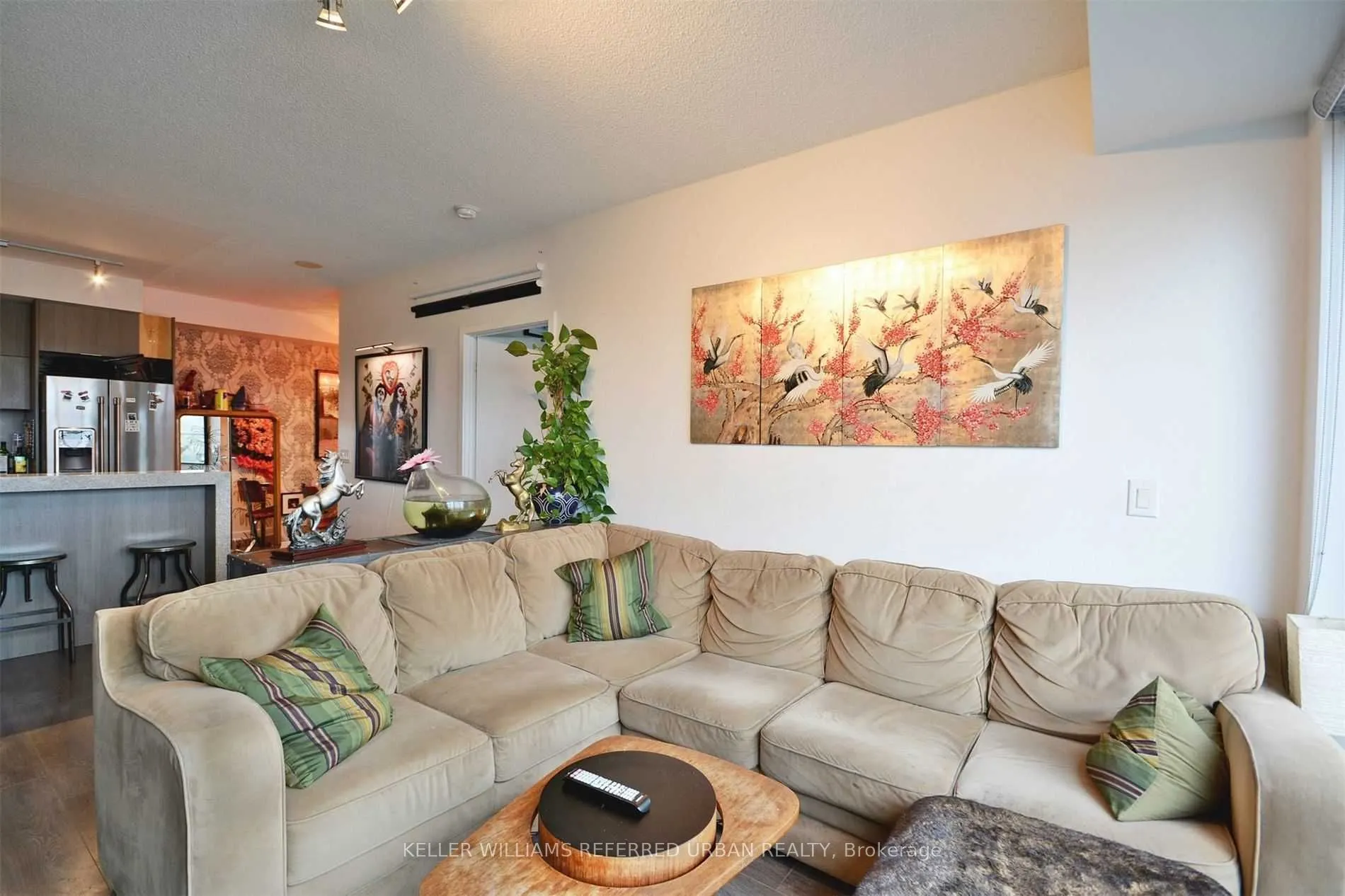 170 Sumach Street, #817