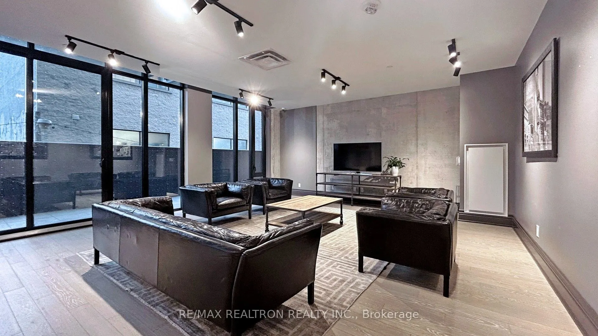 608 Richmond Street W, #201