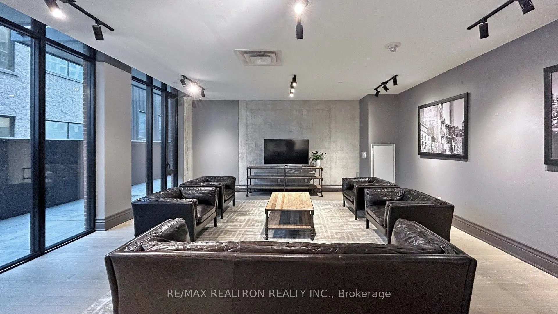 608 Richmond Street W, #201
