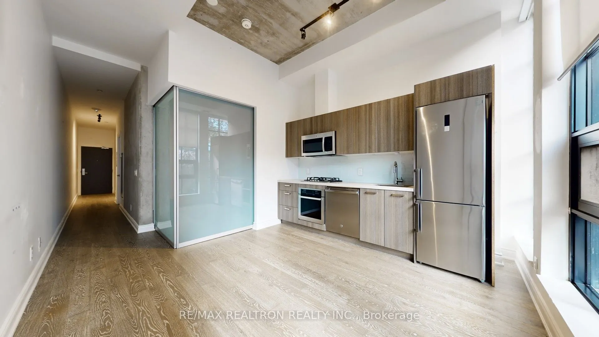 608 Richmond Street W, #201