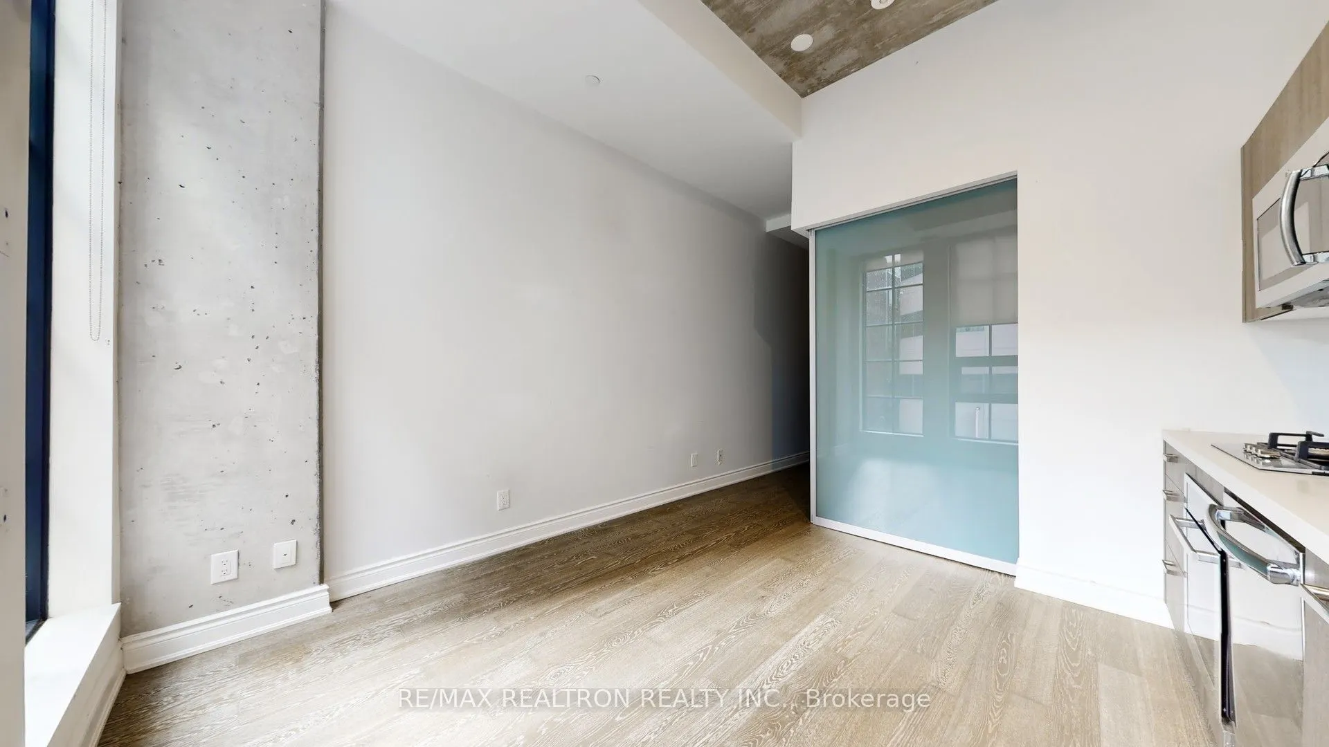608 Richmond Street W, #201