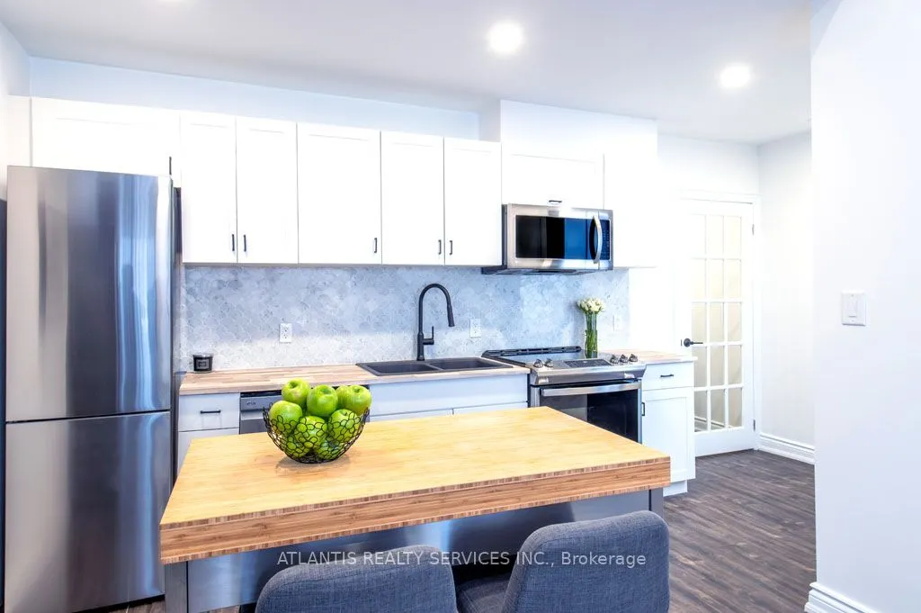 523 Lansdowne Avenue, #C