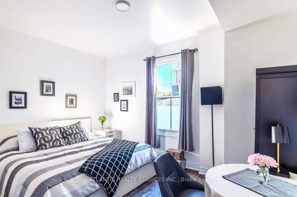 523 Lansdowne Avenue, #C