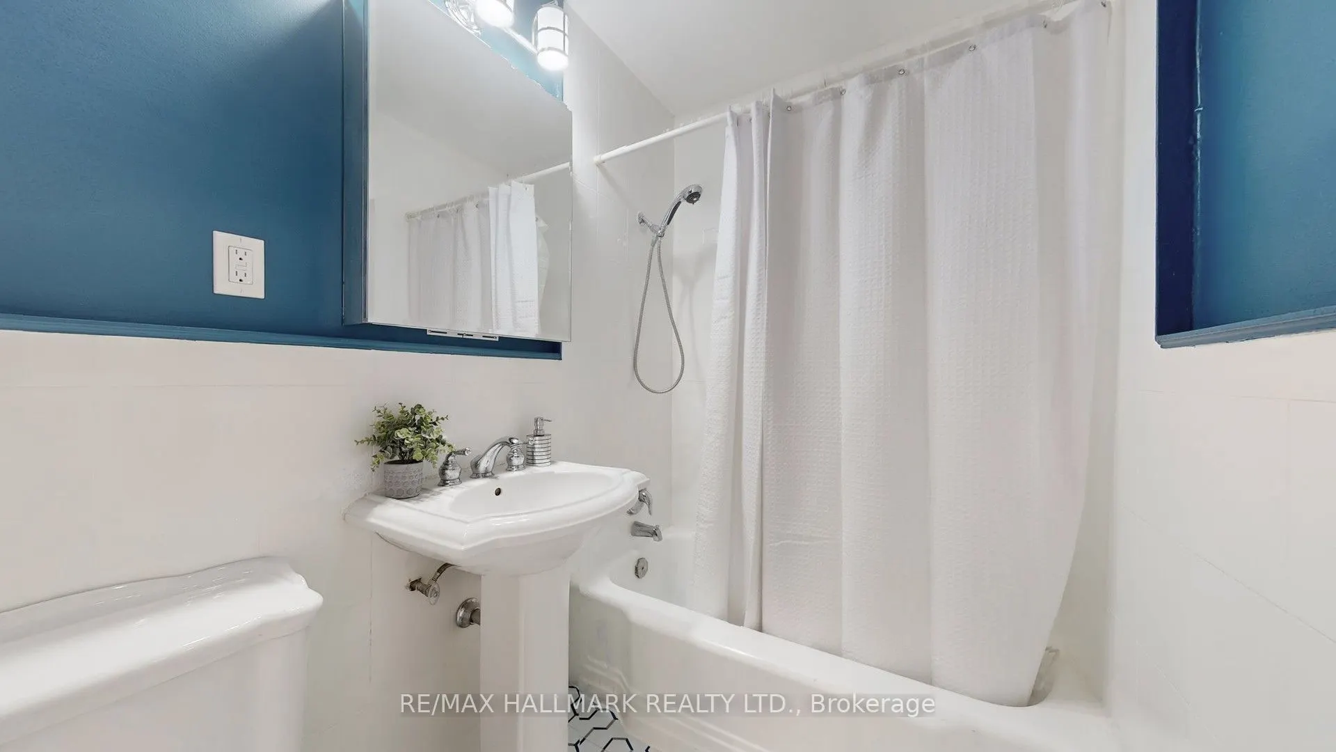 660 Eglinton Avenue W, #508
