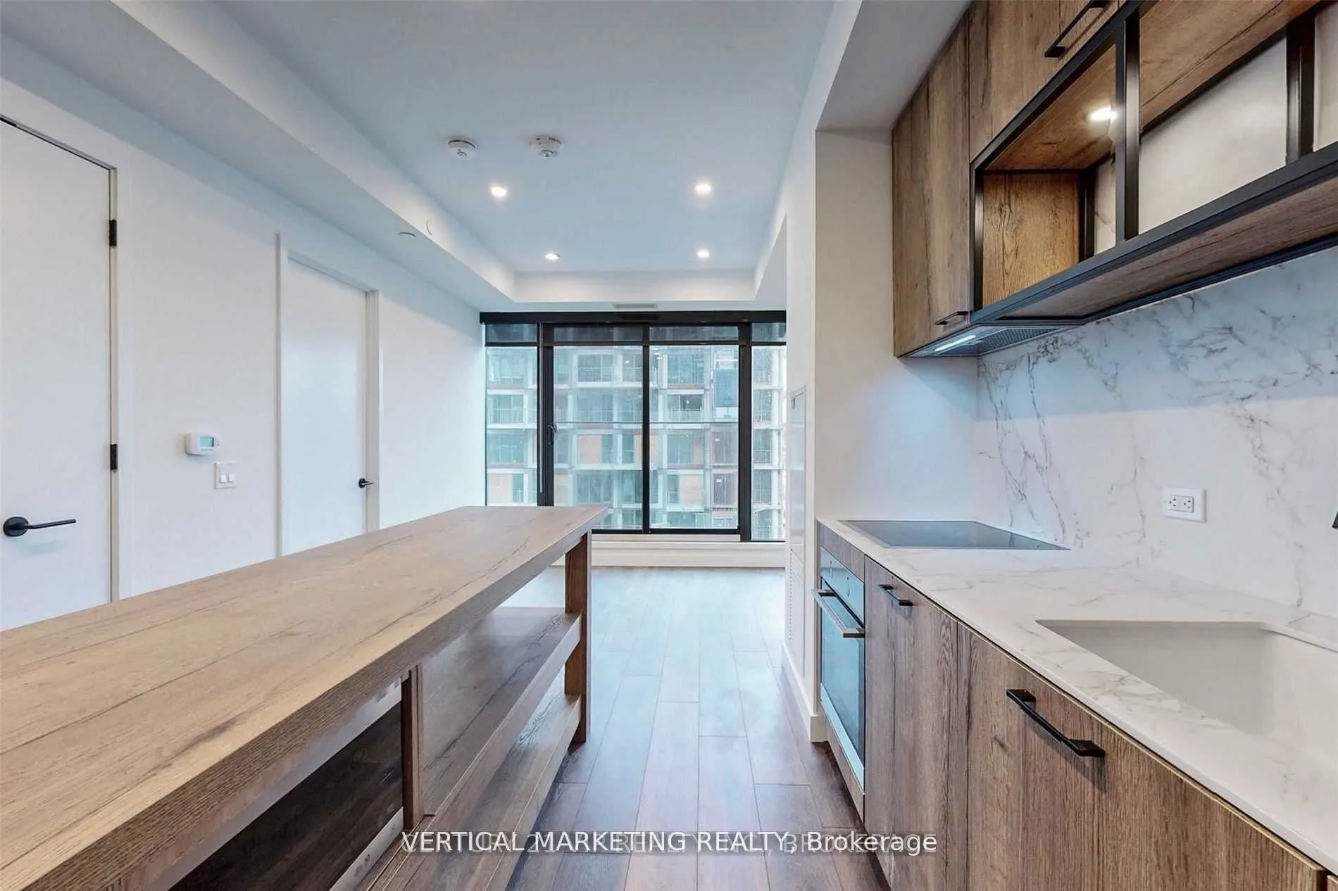 505 Richmond Street W, #815