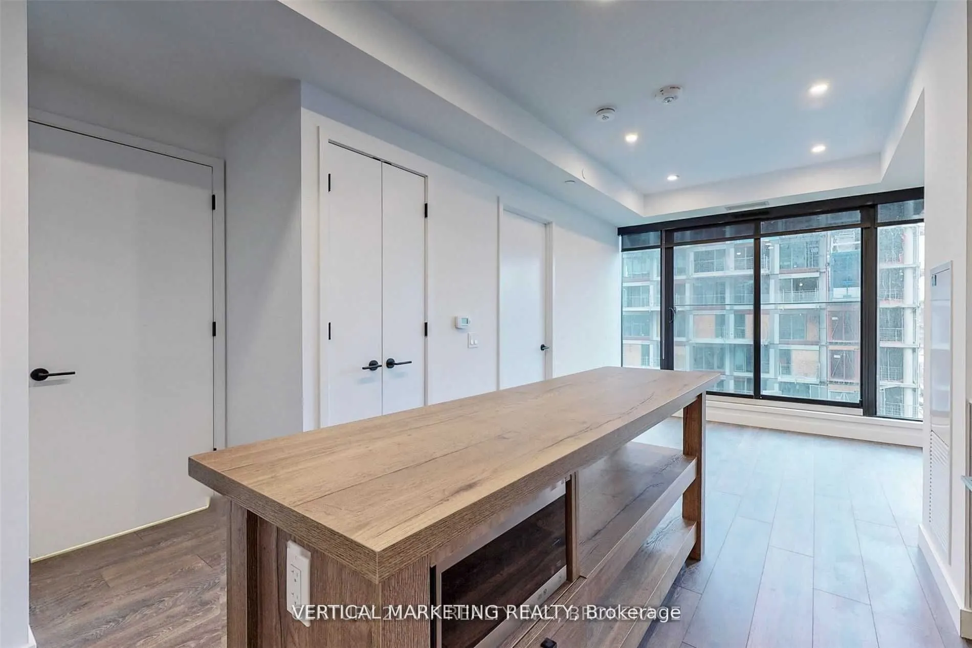 505 Richmond Street W, #815