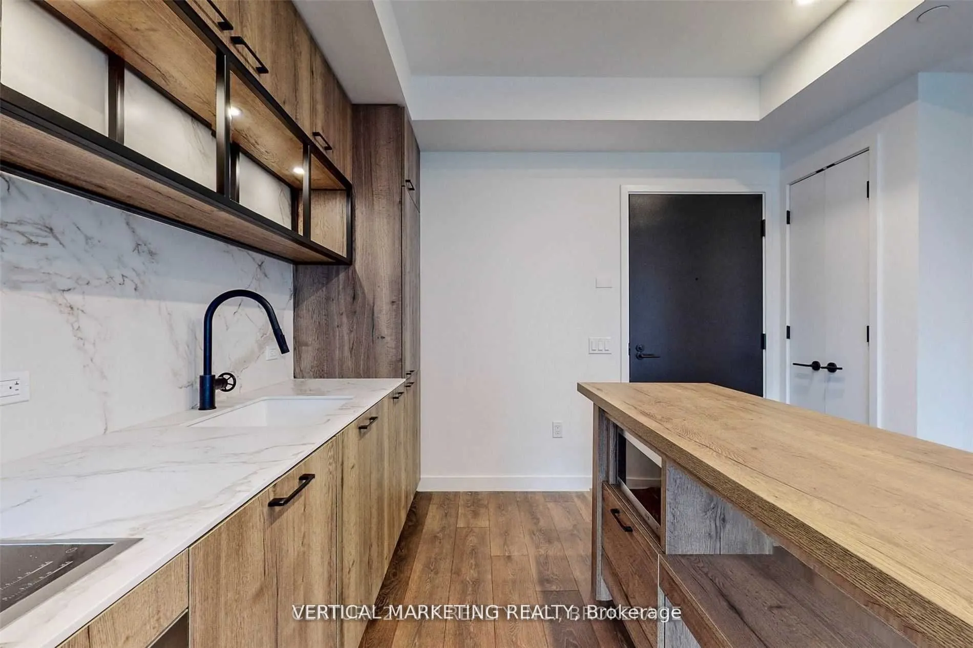 505 Richmond Street W, #815