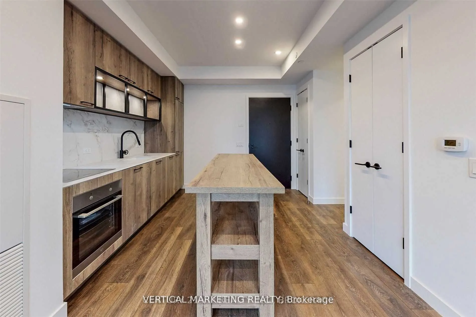 505 Richmond Street W, #815